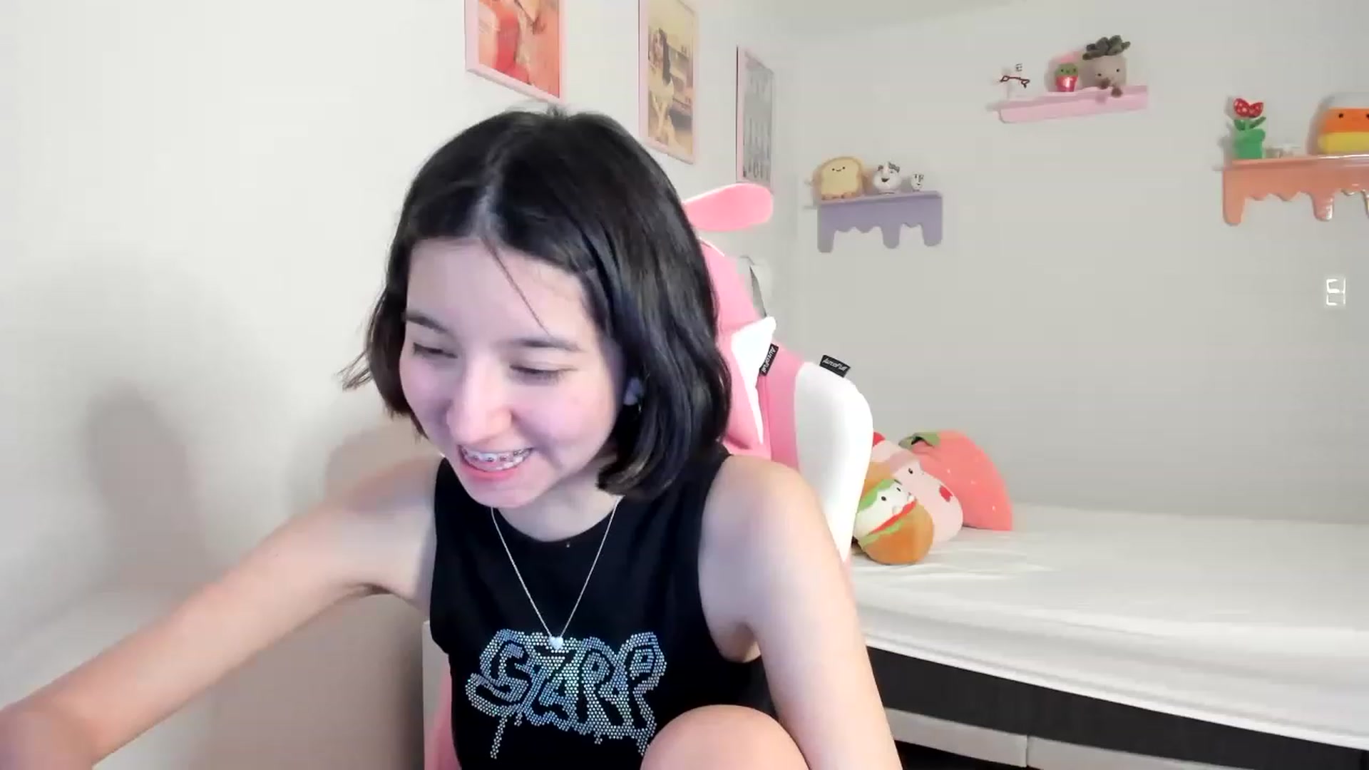 Gallery image thumbnail from Cherrycute666's myfreecams stream on, 06/27/2023, 11:08 image 20 of 20
