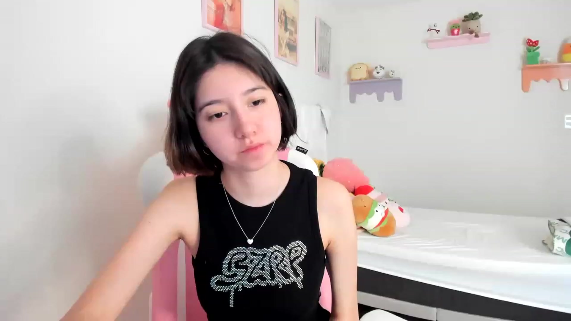 Gallery image thumbnail from Cherrycute666's myfreecams stream on, 06/27/2023, 17:14 image 13 of 20