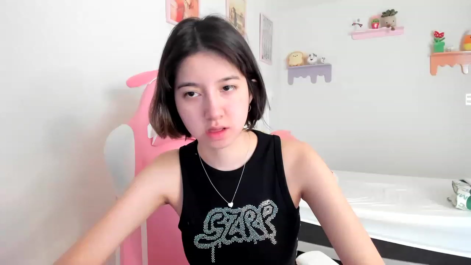 Gallery image thumbnail from Cherrycute666's myfreecams stream on, 06/27/2023, 17:14 image 1 of 20