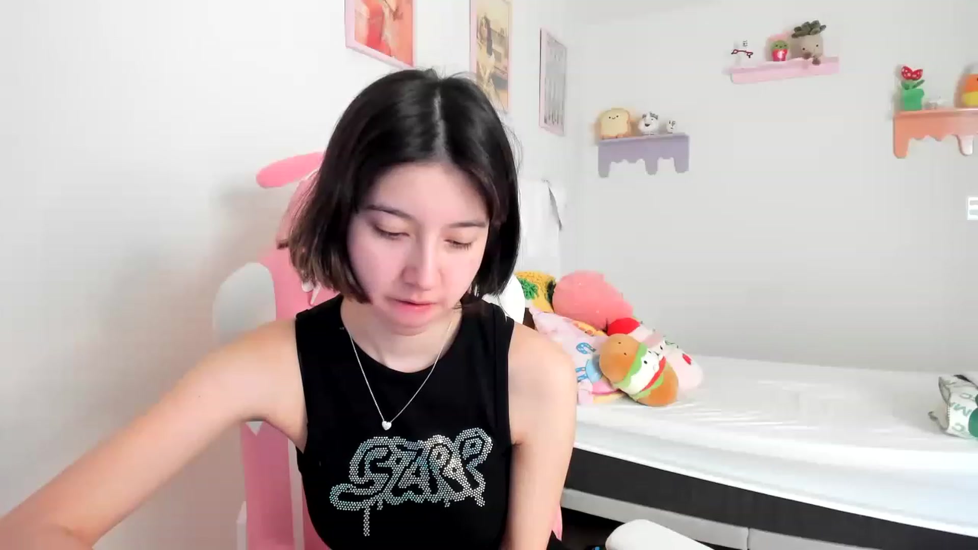 Gallery image thumbnail from Cherrycute666's myfreecams stream on, 06/27/2023, 17:14 image 12 of 20