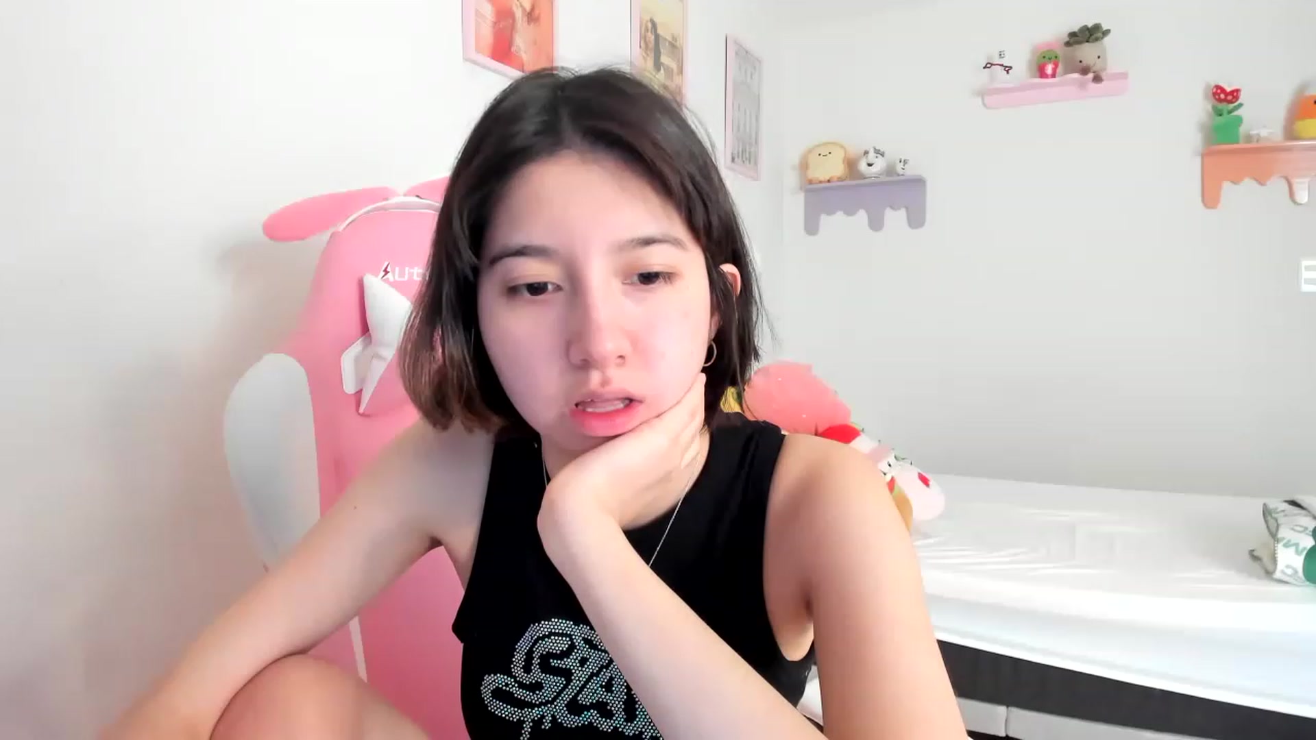 Gallery image thumbnail from Cherrycute666's myfreecams stream on, 06/27/2023, 17:14 image 9 of 20
