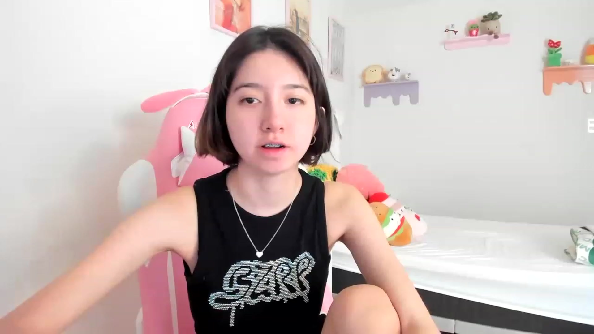 Gallery image thumbnail from Cherrycute666's myfreecams stream on, 06/27/2023, 17:14 image 11 of 20