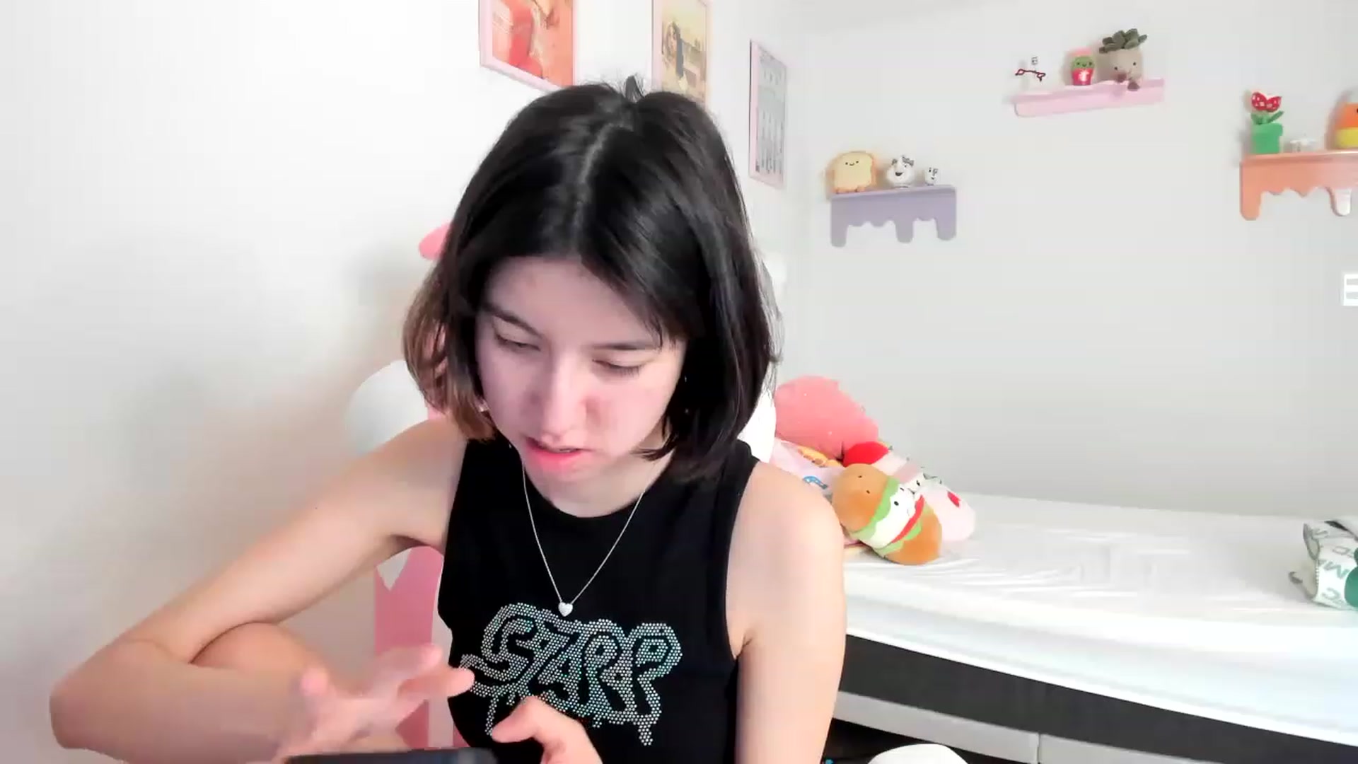Gallery image thumbnail from Cherrycute666's myfreecams stream on, 06/27/2023, 17:14 image 7 of 20