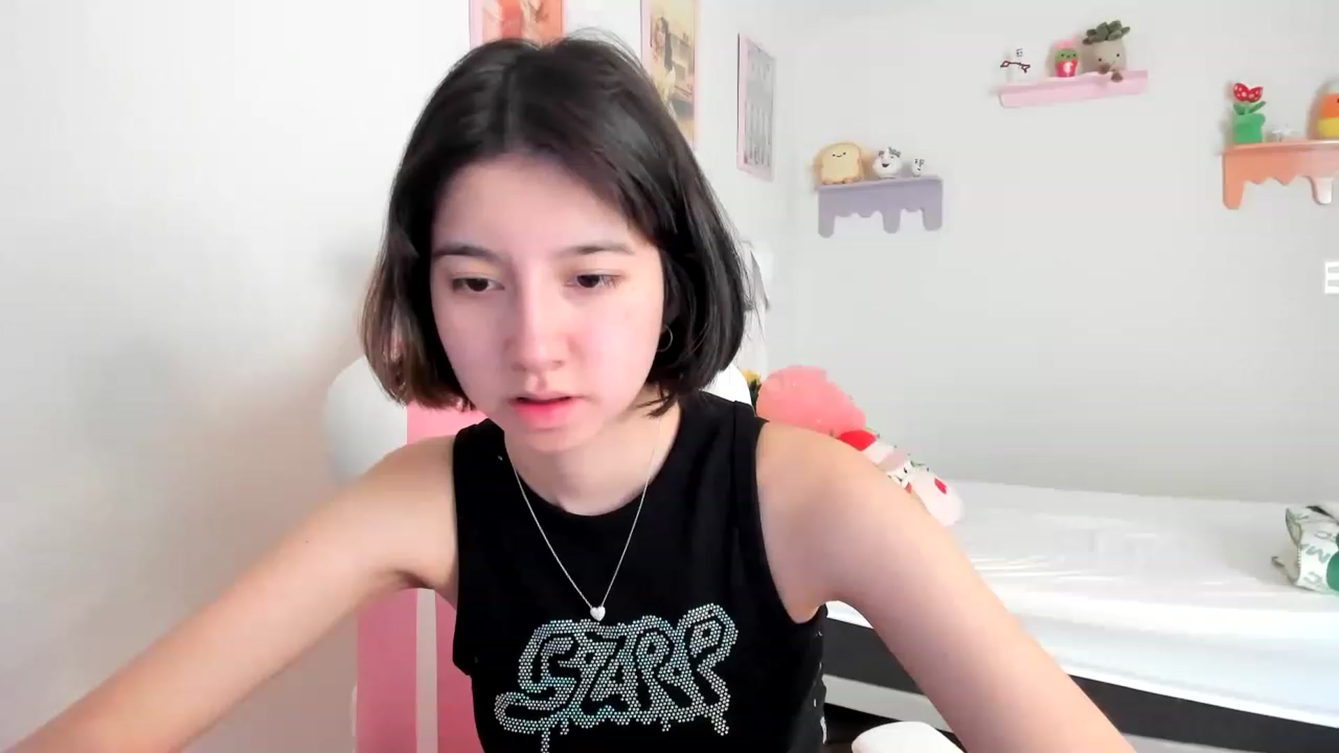 Gallery image thumbnail from Cherrycute666's myfreecams stream on, 06/27/2023, 17:14 image 3 of 20