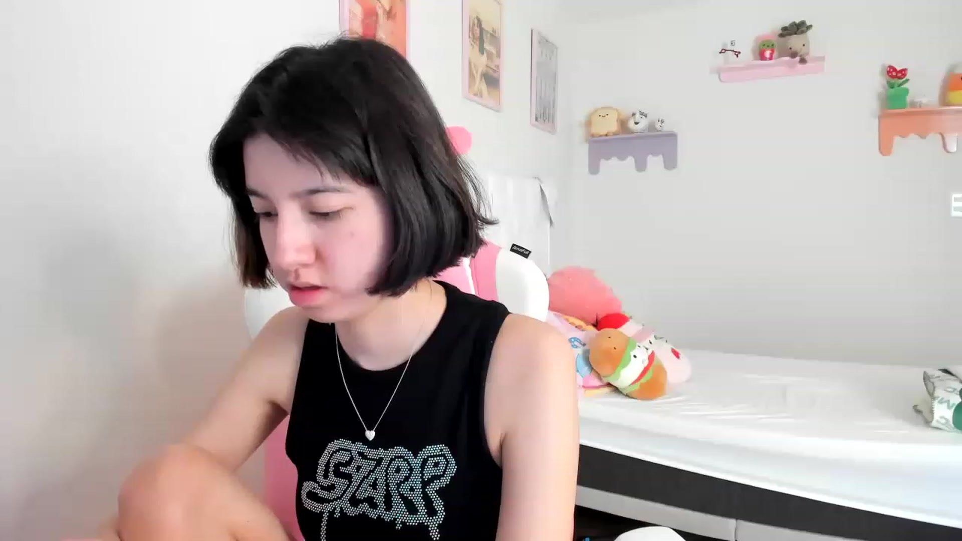Gallery image thumbnail from Cherrycute666's myfreecams stream on, 06/27/2023, 17:14 image 8 of 20
