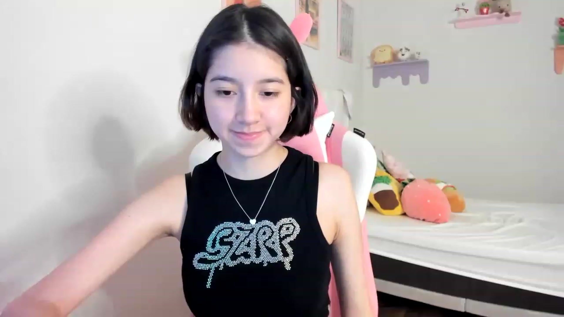 Gallery image thumbnail from Cherrycute666's myfreecams stream on, 06/28/2023, 01:14 image 7 of 20
