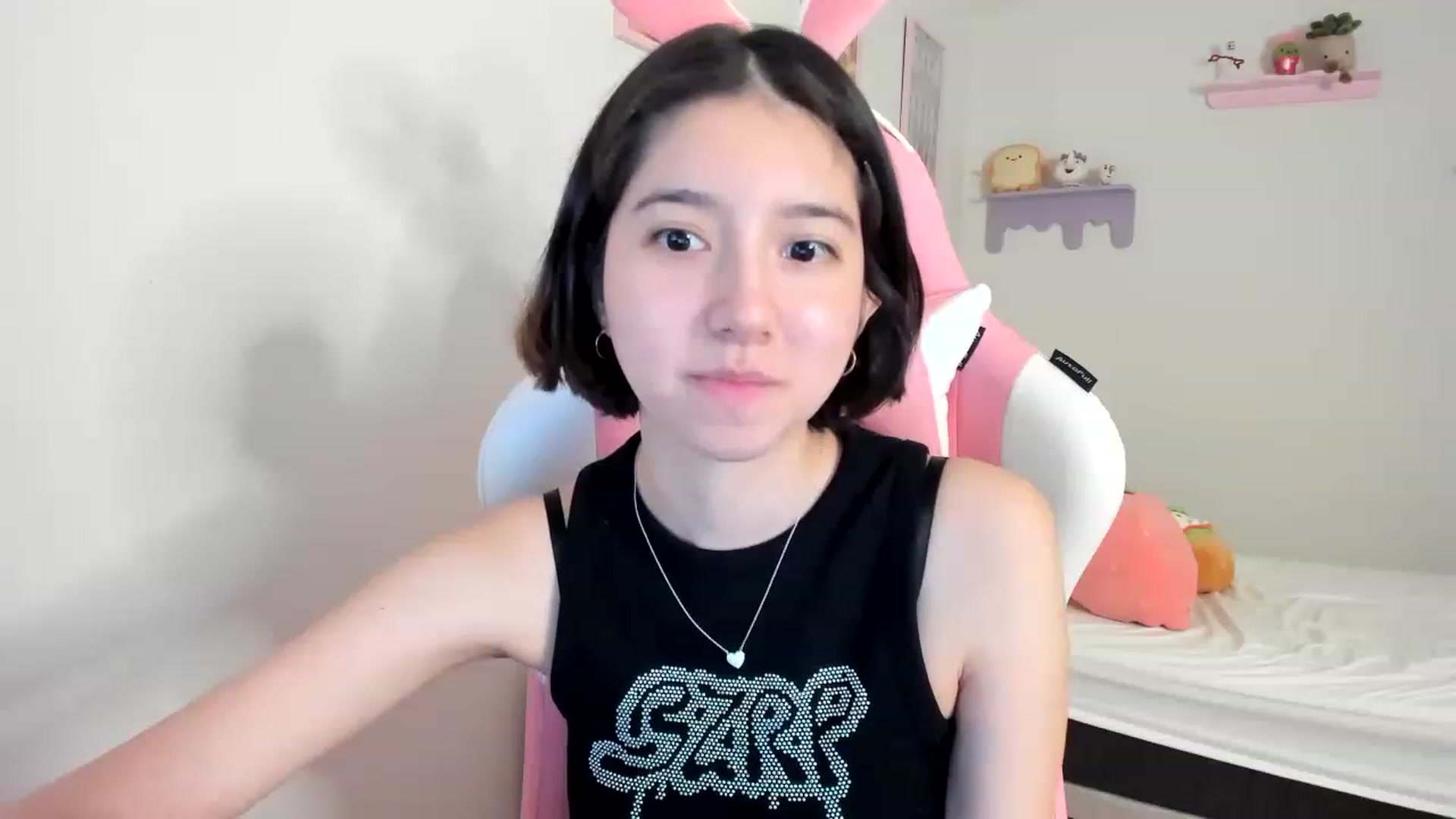 Gallery image thumbnail from Cherrycute666's myfreecams stream on, 06/28/2023, 01:14 image 19 of 20