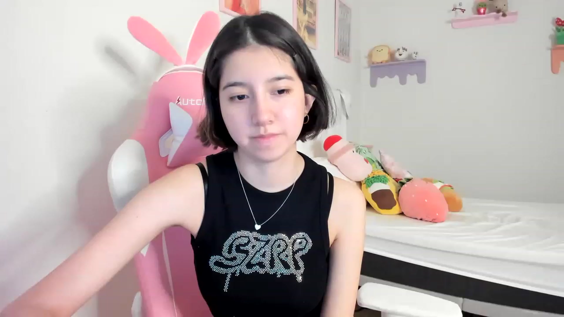 Gallery image thumbnail from Cherrycute666's myfreecams stream on, 06/28/2023, 01:14 image 5 of 20