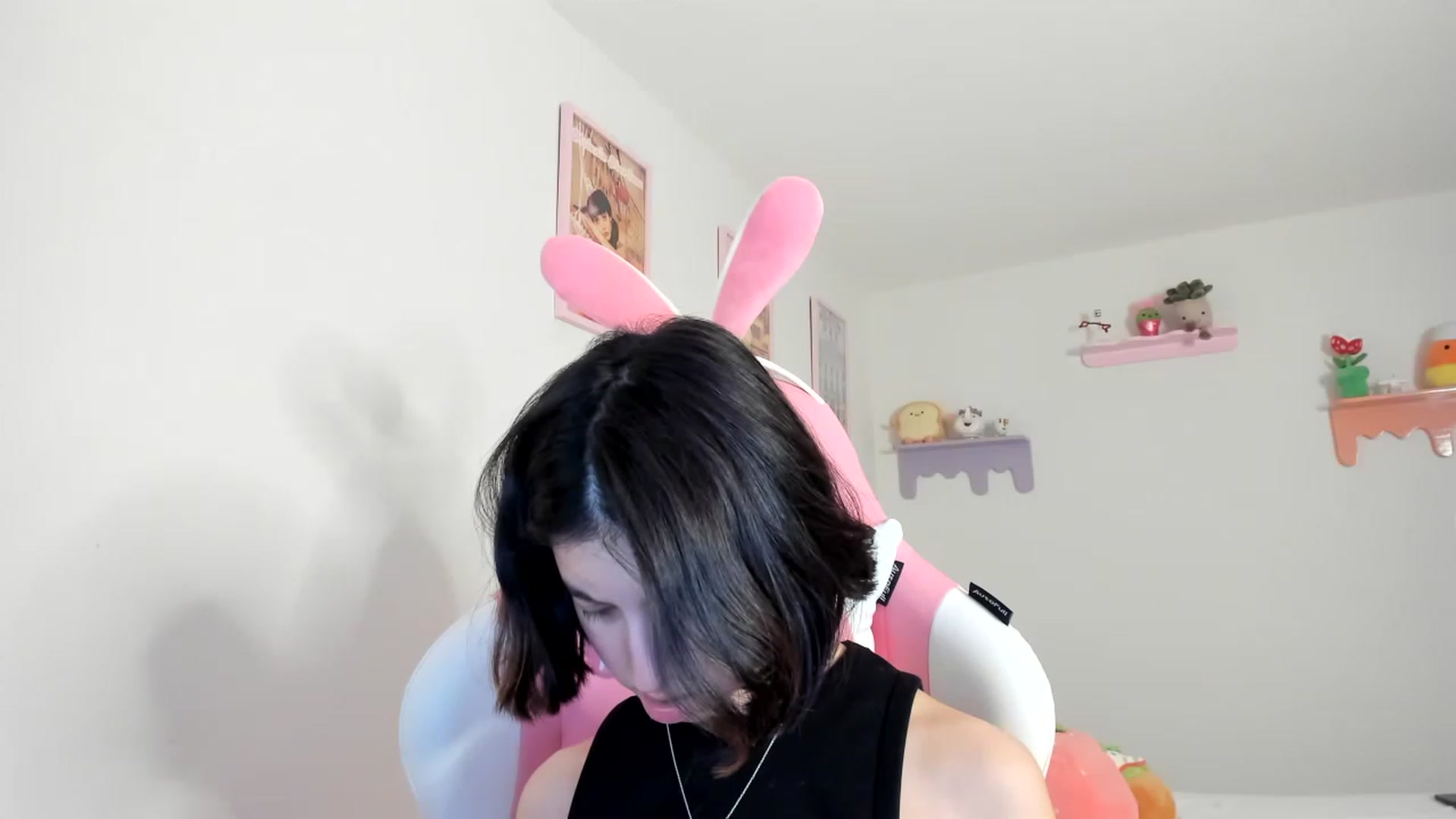 Gallery image thumbnail from Cherrycute666's myfreecams stream on, 06/28/2023, 01:14 image 14 of 20