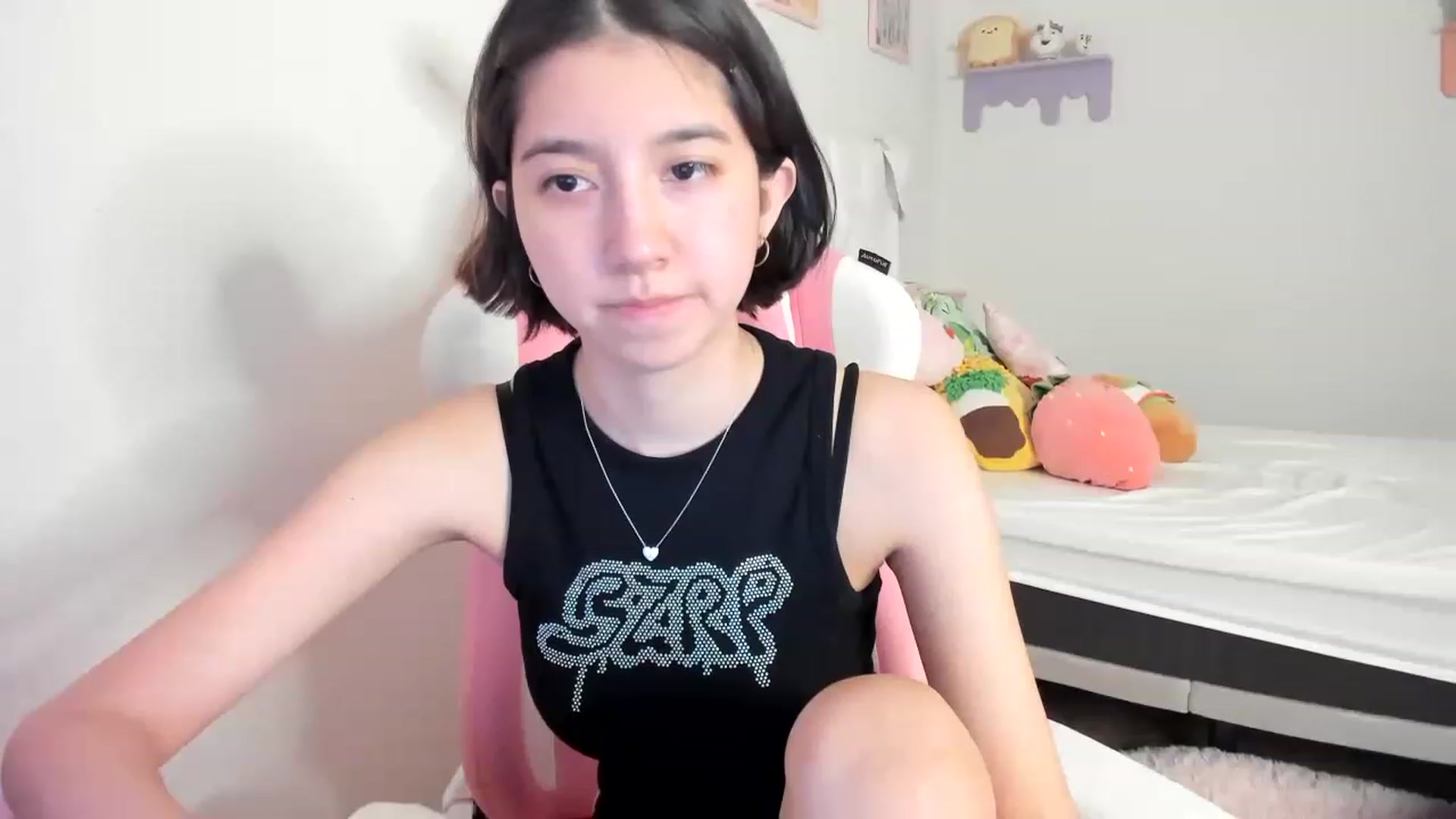 Gallery image thumbnail from Cherrycute666's myfreecams stream on, 06/28/2023, 01:14 image 3 of 20