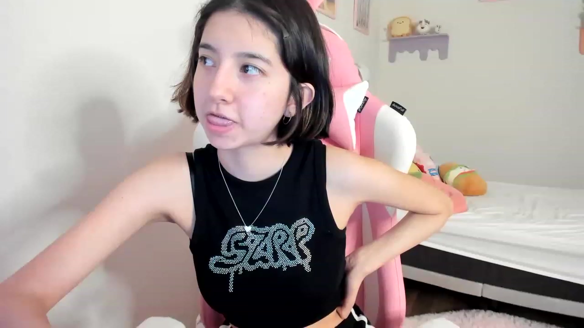 Gallery image thumbnail from Cherrycute666's myfreecams stream on, 06/28/2023, 05:01 image 16 of 20