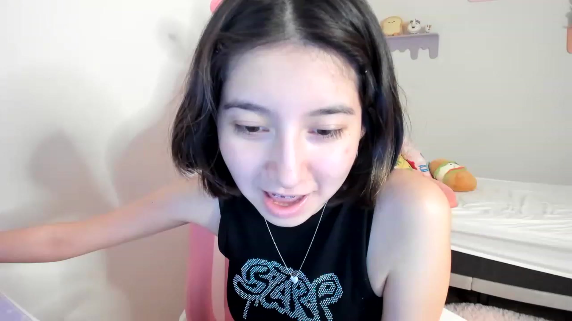 Gallery image thumbnail from Cherrycute666's myfreecams stream on, 06/28/2023, 05:01 image 15 of 20