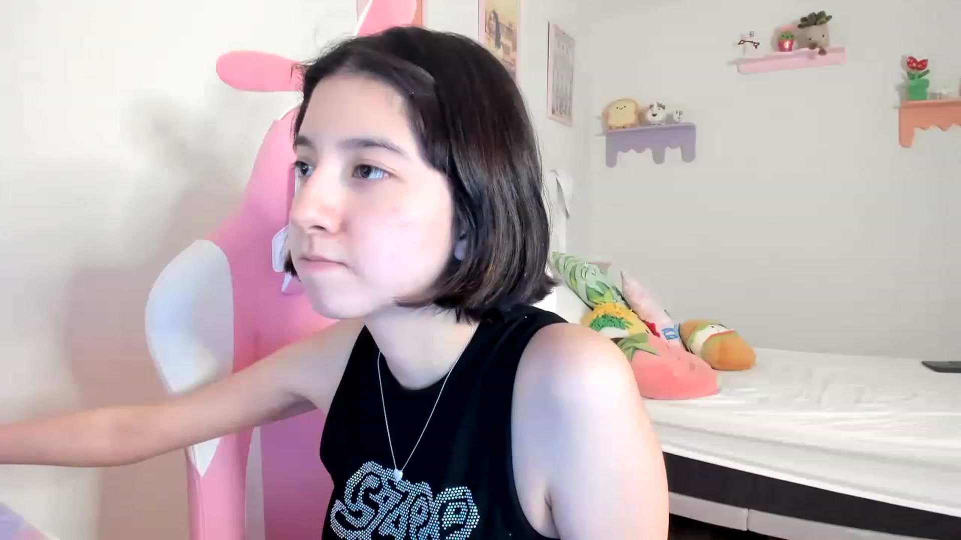 Gallery image thumbnail from Cherrycute666's myfreecams stream on, 06/28/2023, 05:01 image 1 of 20