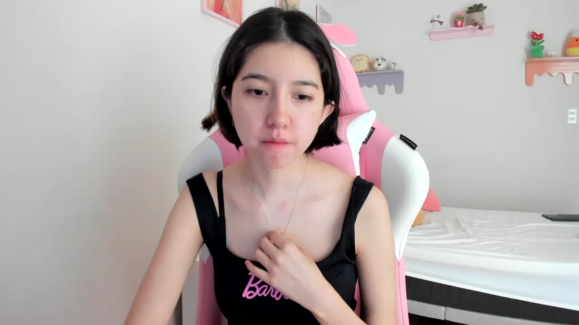 Gallery image thumbnail from Cherrycute666's myfreecams stream on, 06/28/2023, 18:28 image 12 of 20