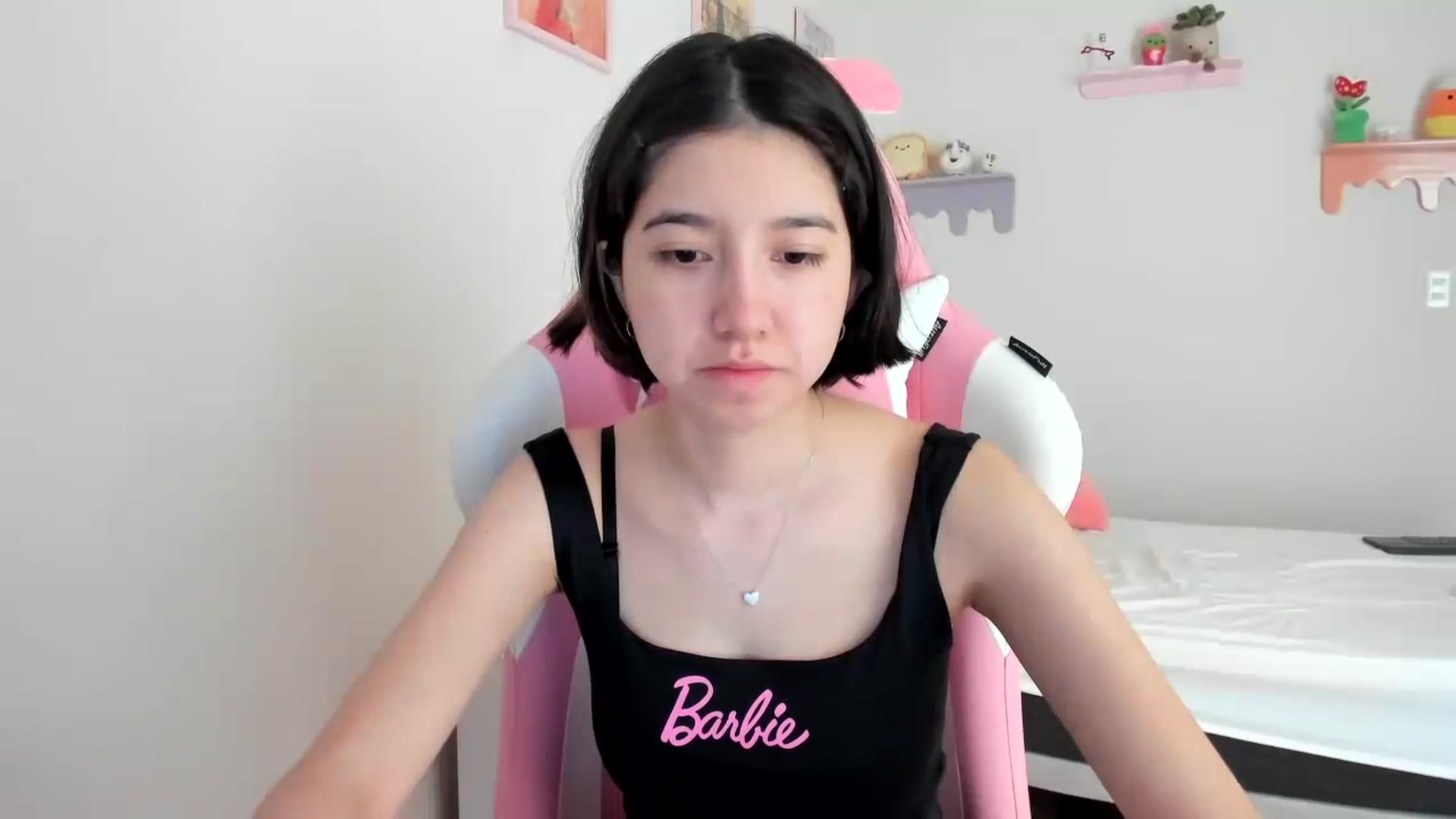 Gallery image thumbnail from Cherrycute666's myfreecams stream on, 06/28/2023, 18:28 image 18 of 20