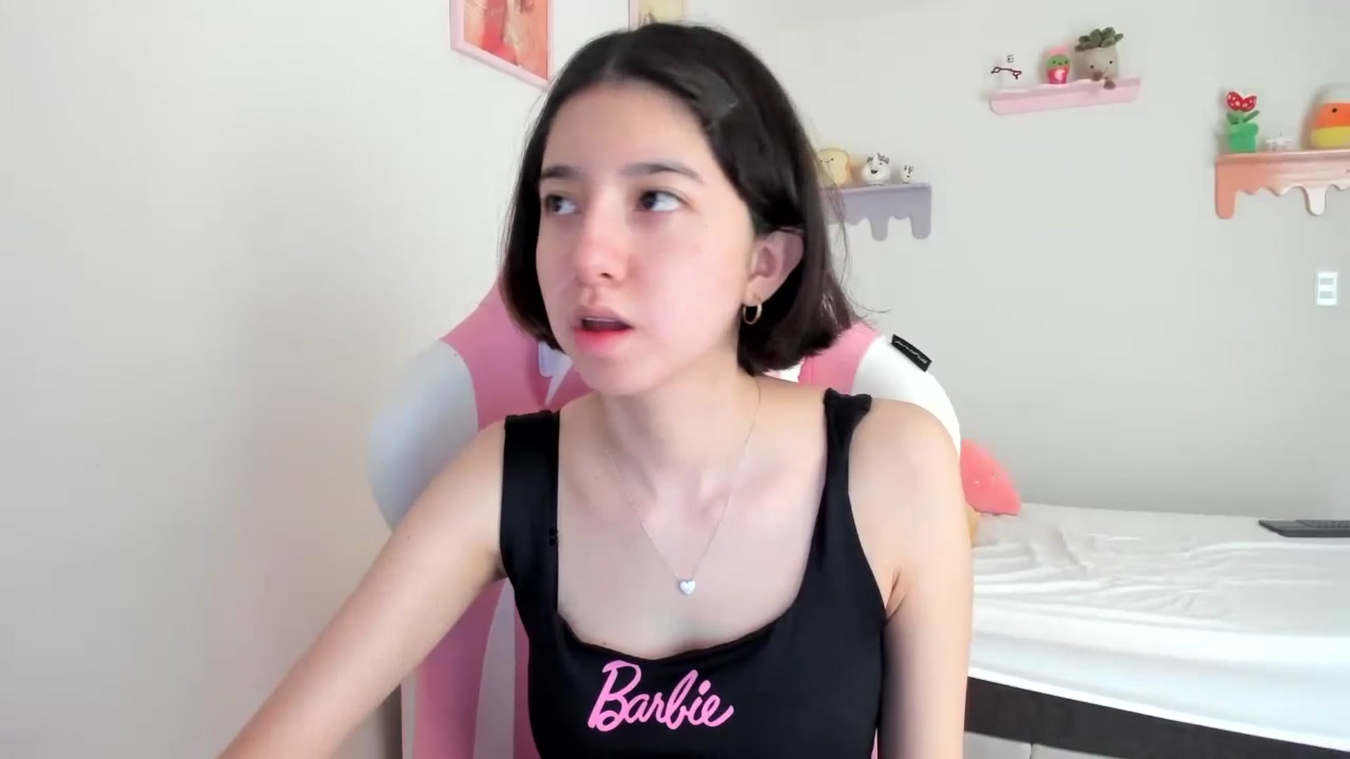 Gallery image thumbnail from Cherrycute666's myfreecams stream on, 06/28/2023, 18:28 image 3 of 20