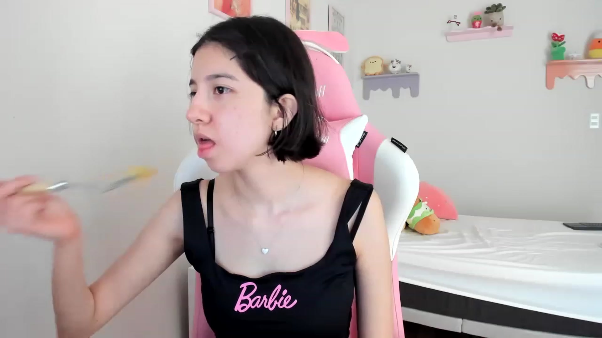 Gallery image thumbnail from Cherrycute666's myfreecams stream on, 06/28/2023, 19:13 image 2 of 20