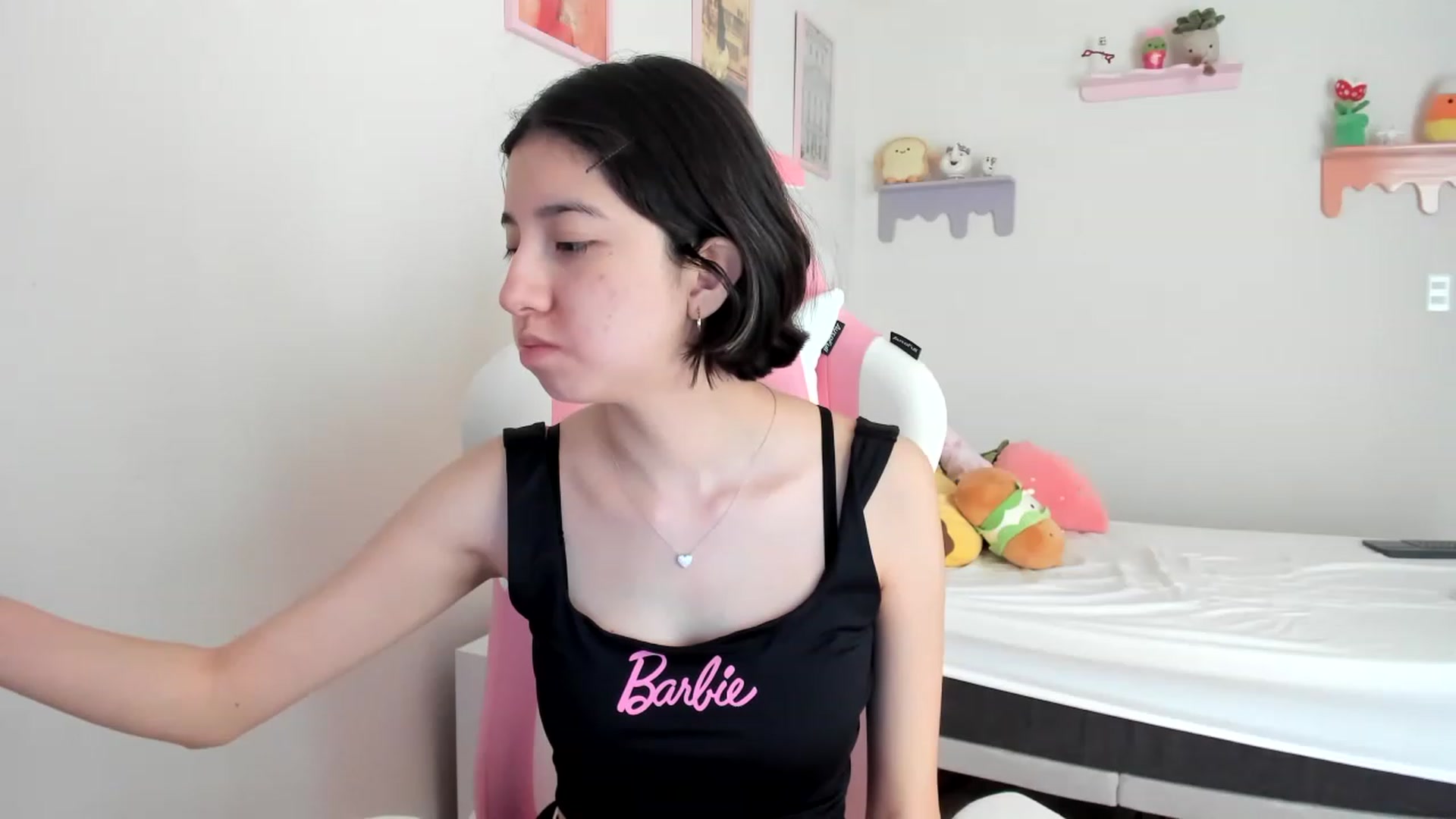 Gallery image thumbnail from Cherrycute666's myfreecams stream on, 06/28/2023, 19:13 image 13 of 20