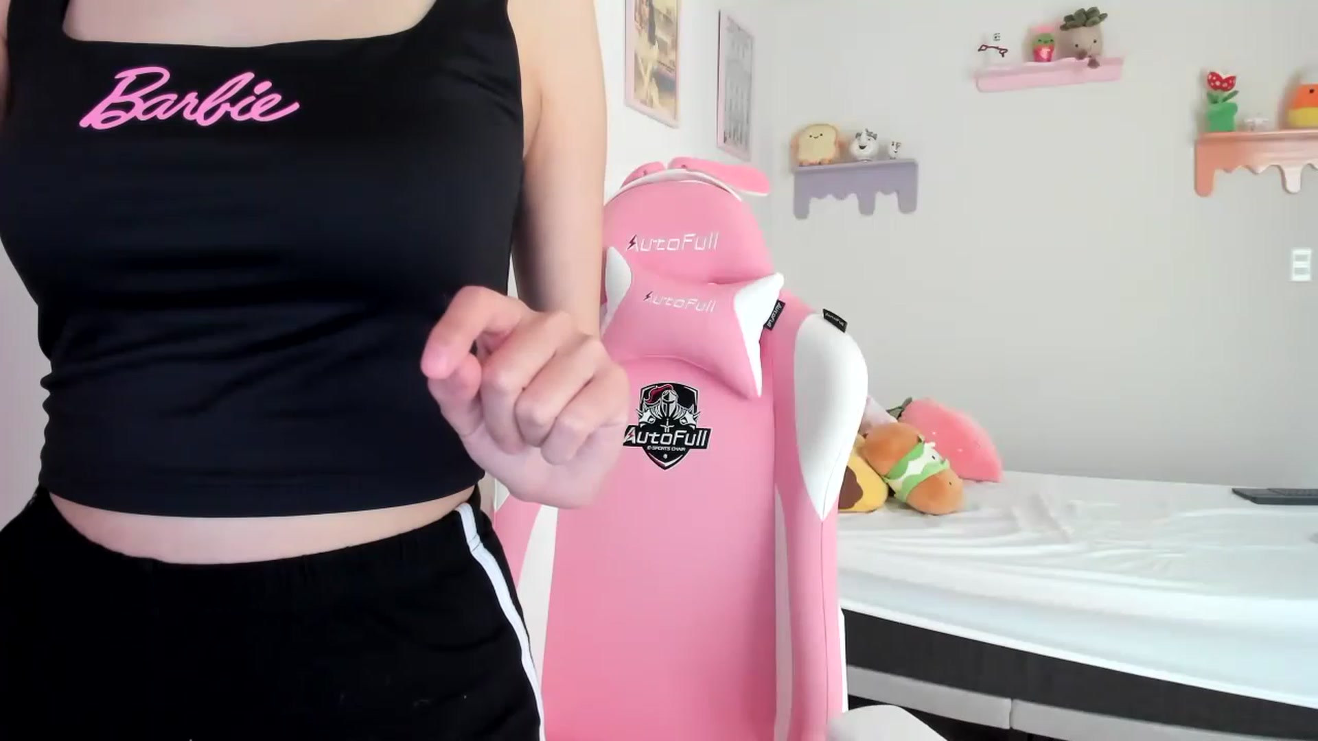 Gallery image thumbnail from Cherrycute666's myfreecams stream on, 06/28/2023, 19:13 image 18 of 20