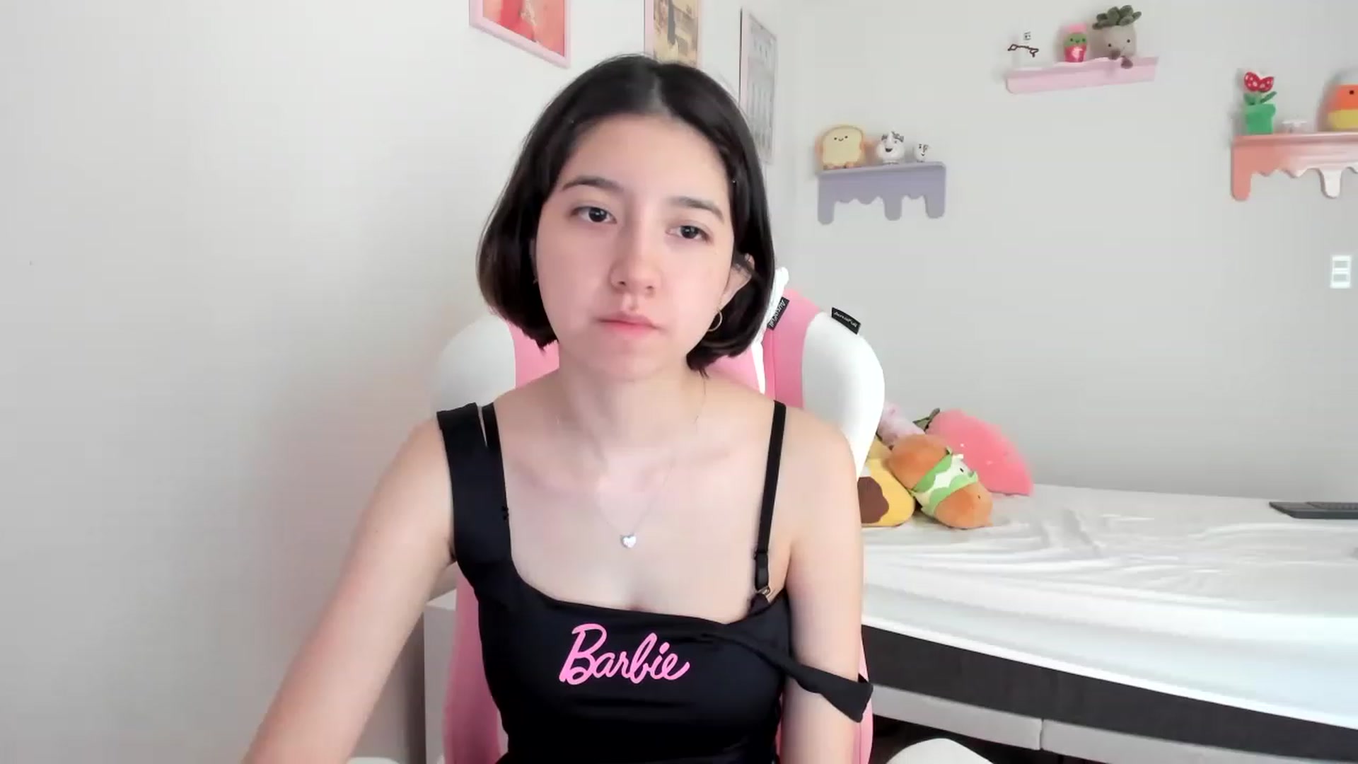 Gallery image thumbnail from Cherrycute666's myfreecams stream on, 06/28/2023, 19:13 image 15 of 20