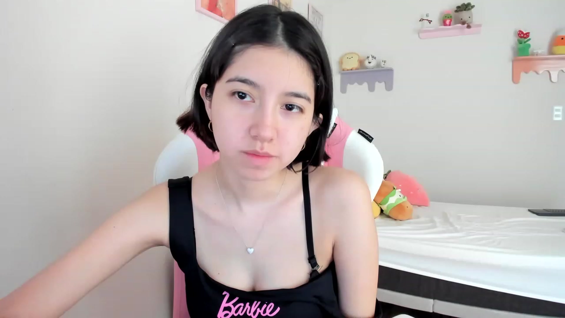 Gallery image thumbnail from Cherrycute666's myfreecams stream on, 06/28/2023, 19:13 image 8 of 20