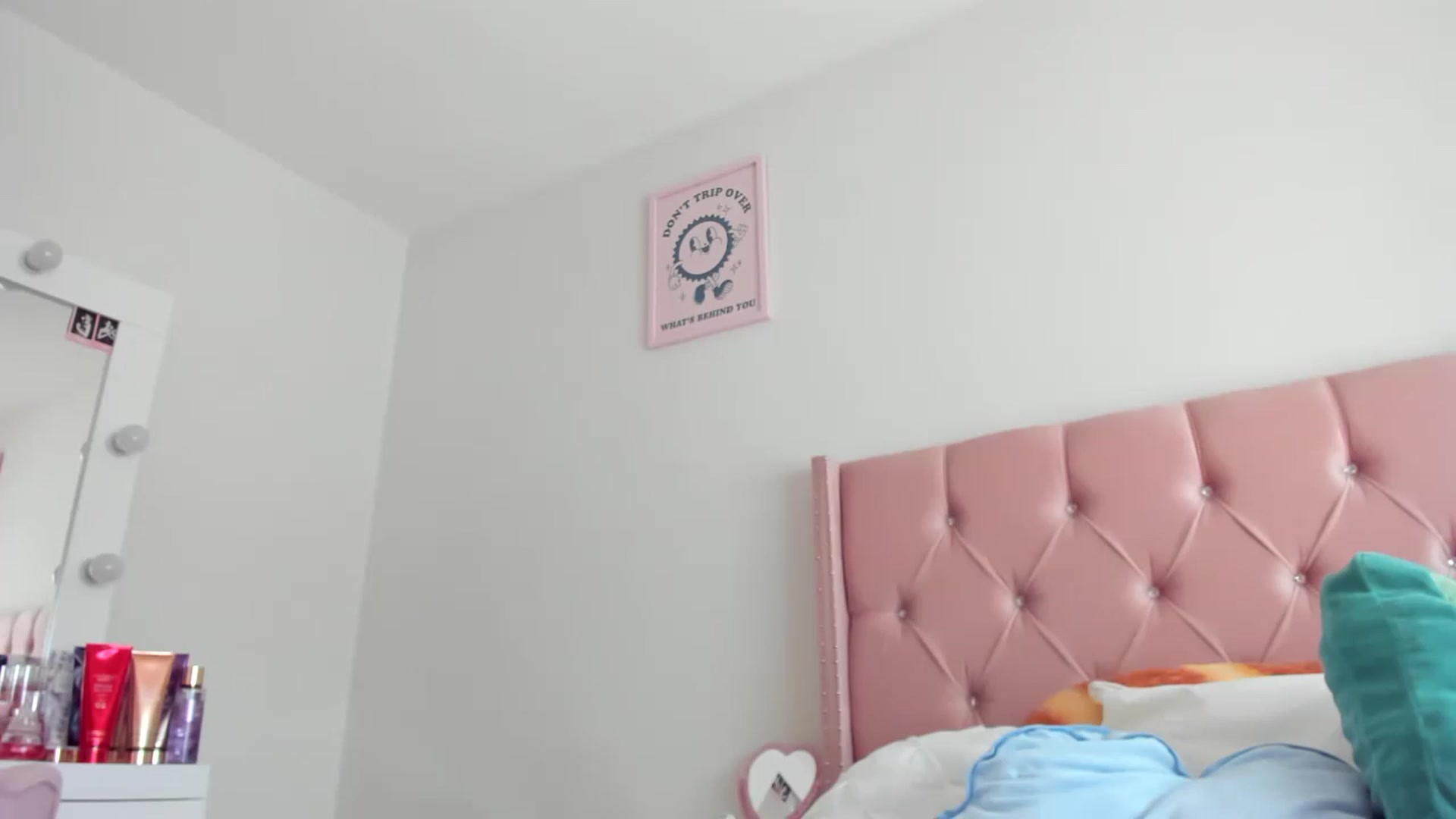 Gallery image thumbnail from Cherrycute666's myfreecams stream on, 06/28/2023, 19:59 image 7 of 20