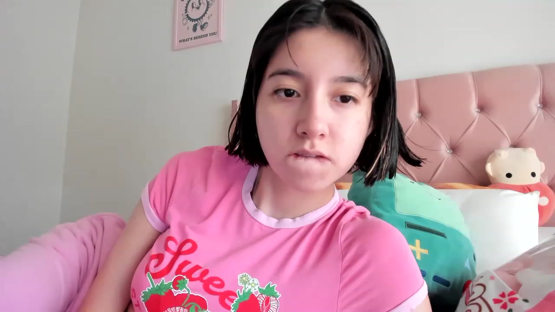 Gallery image thumbnail from Cherrycute666's myfreecams stream on, 06/28/2023, 19:59 image 16 of 20