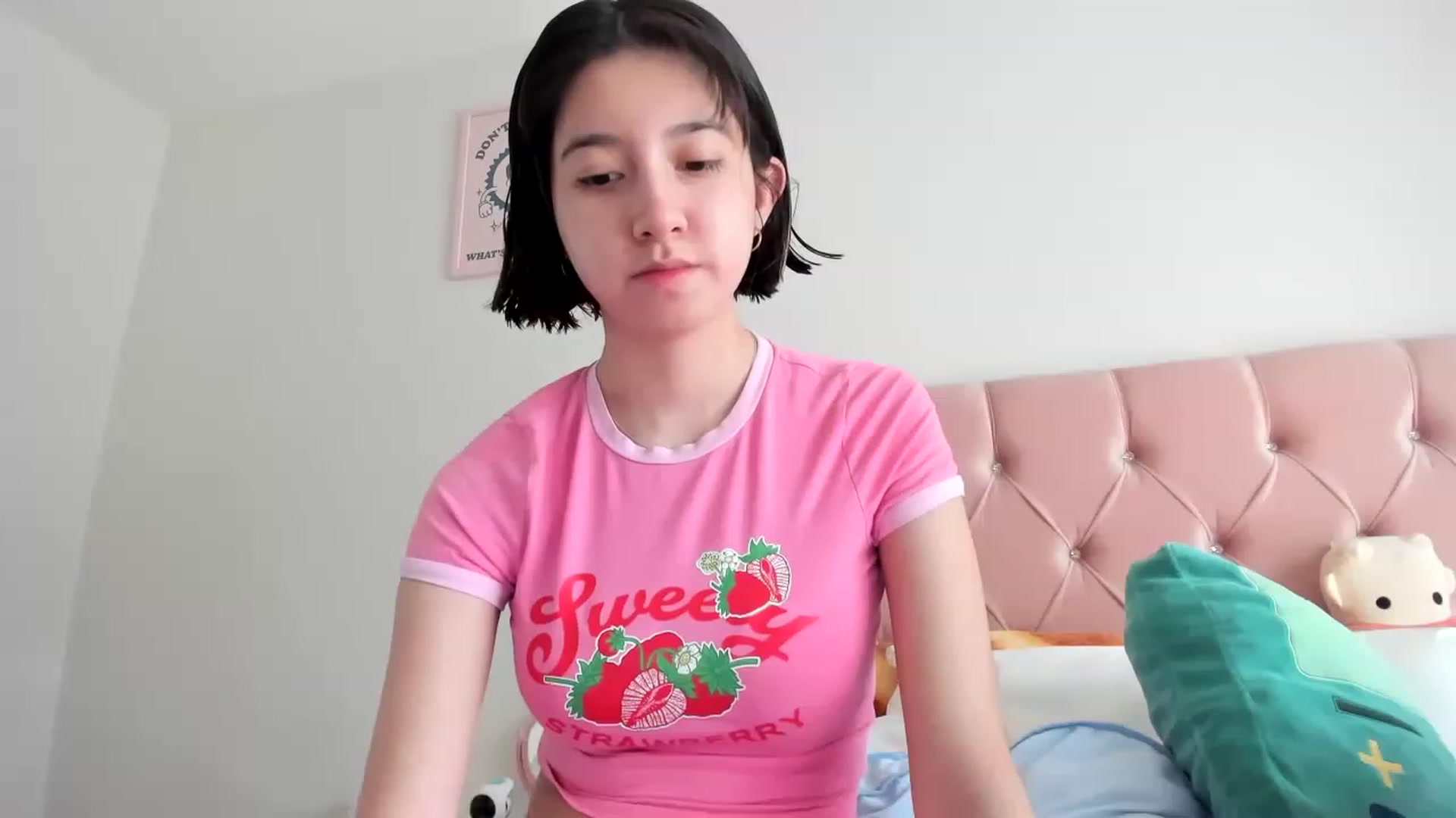Gallery image thumbnail from Cherrycute666's myfreecams stream on, 06/28/2023, 19:59 image 9 of 20