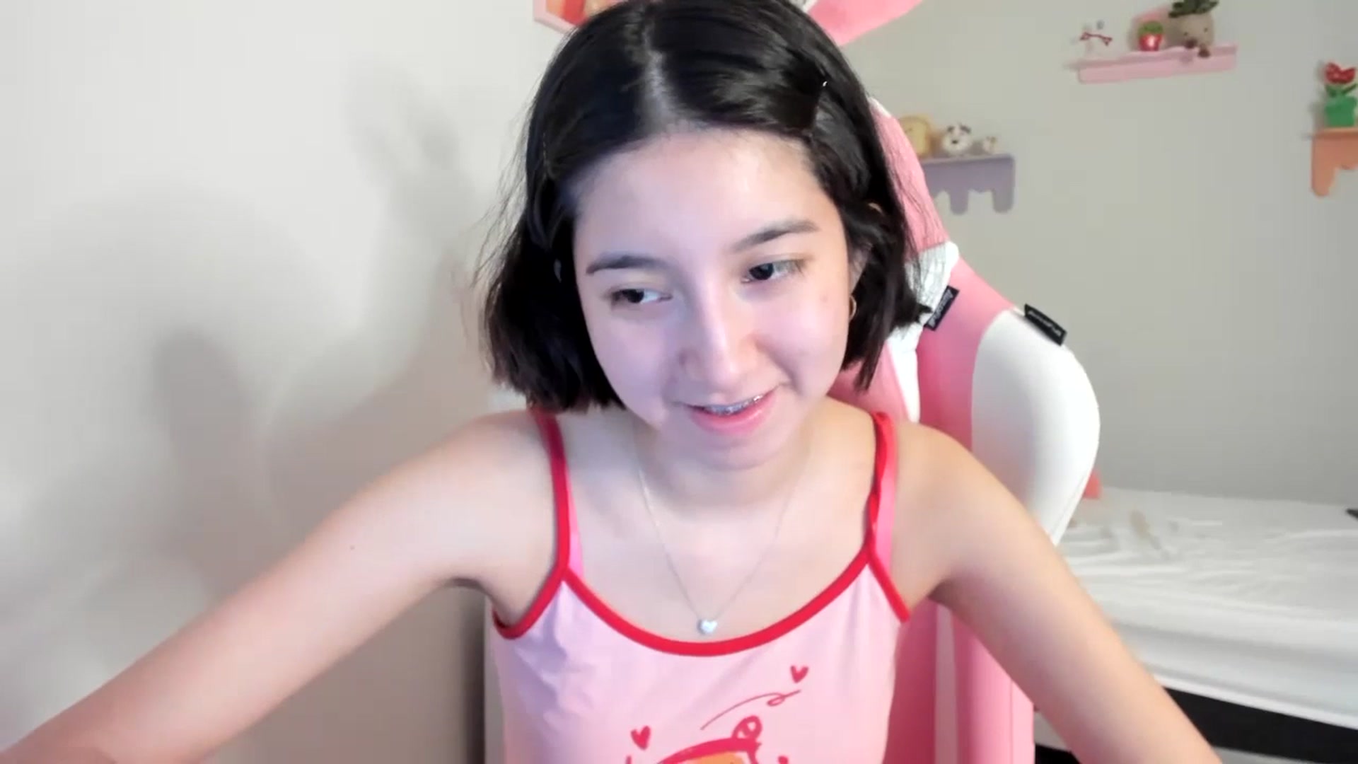 Gallery image thumbnail from Cherrycute666's myfreecams stream on, 06/28/2023, 22:12 image 8 of 20
