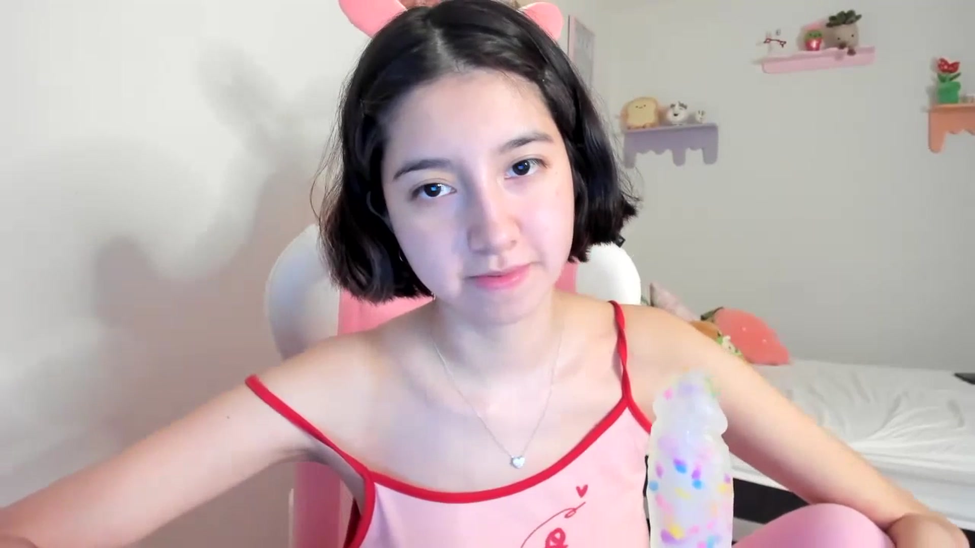Gallery image thumbnail from Cherrycute666's myfreecams stream on, 06/28/2023, 22:12 image 15 of 20