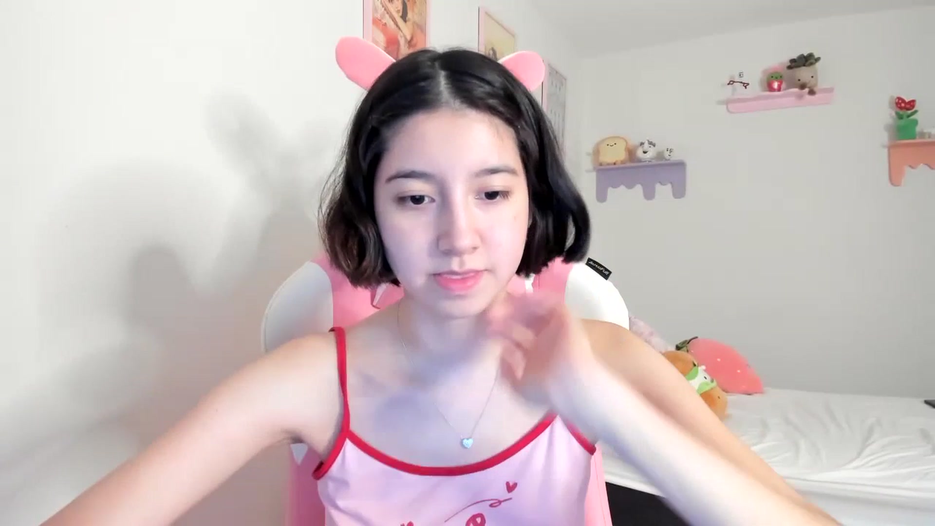 Gallery image thumbnail from Cherrycute666's myfreecams stream on, 06/28/2023, 22:12 image 16 of 20