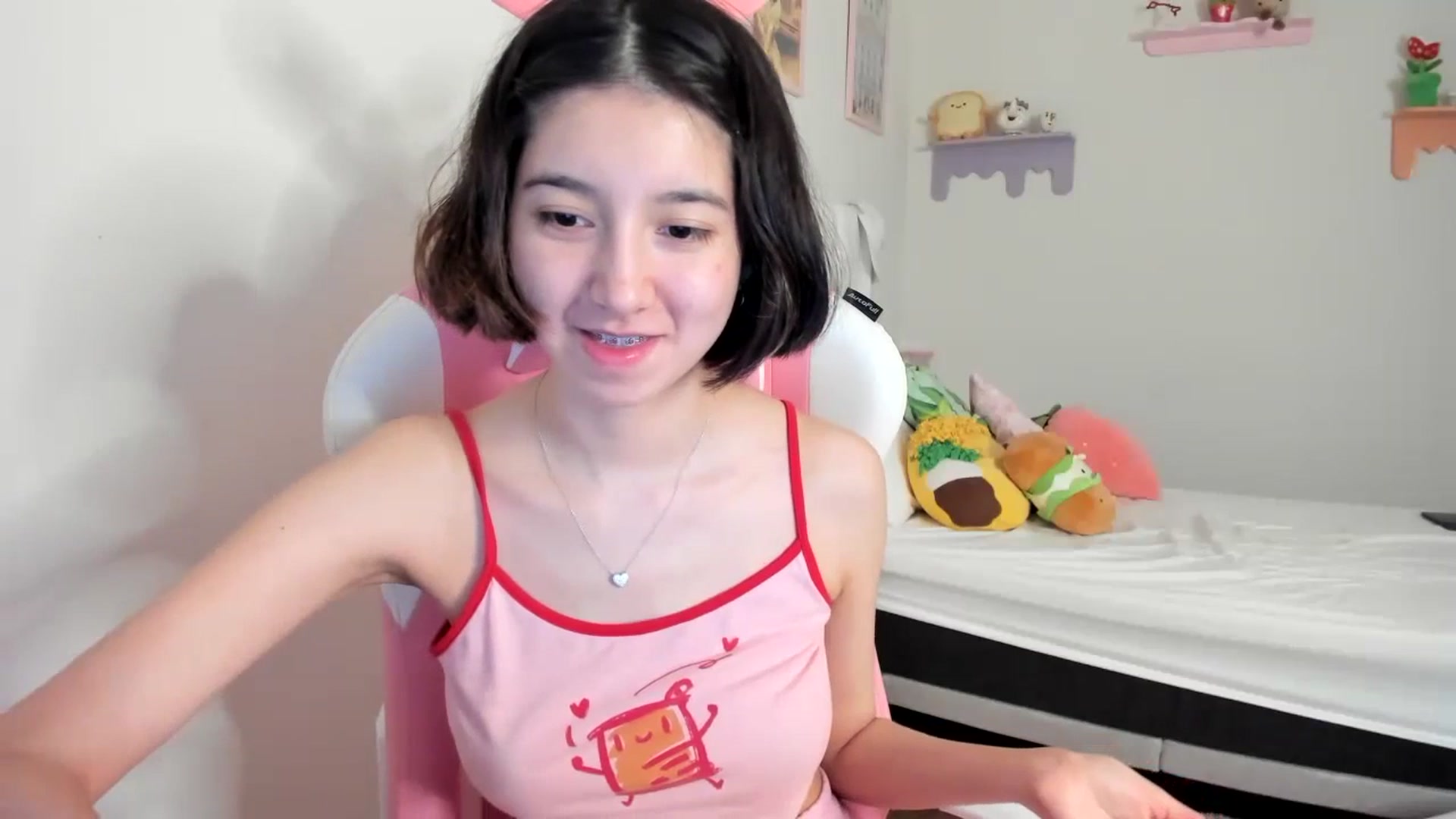 Gallery image thumbnail from Cherrycute666's myfreecams stream on, 06/28/2023, 22:12 image 12 of 20