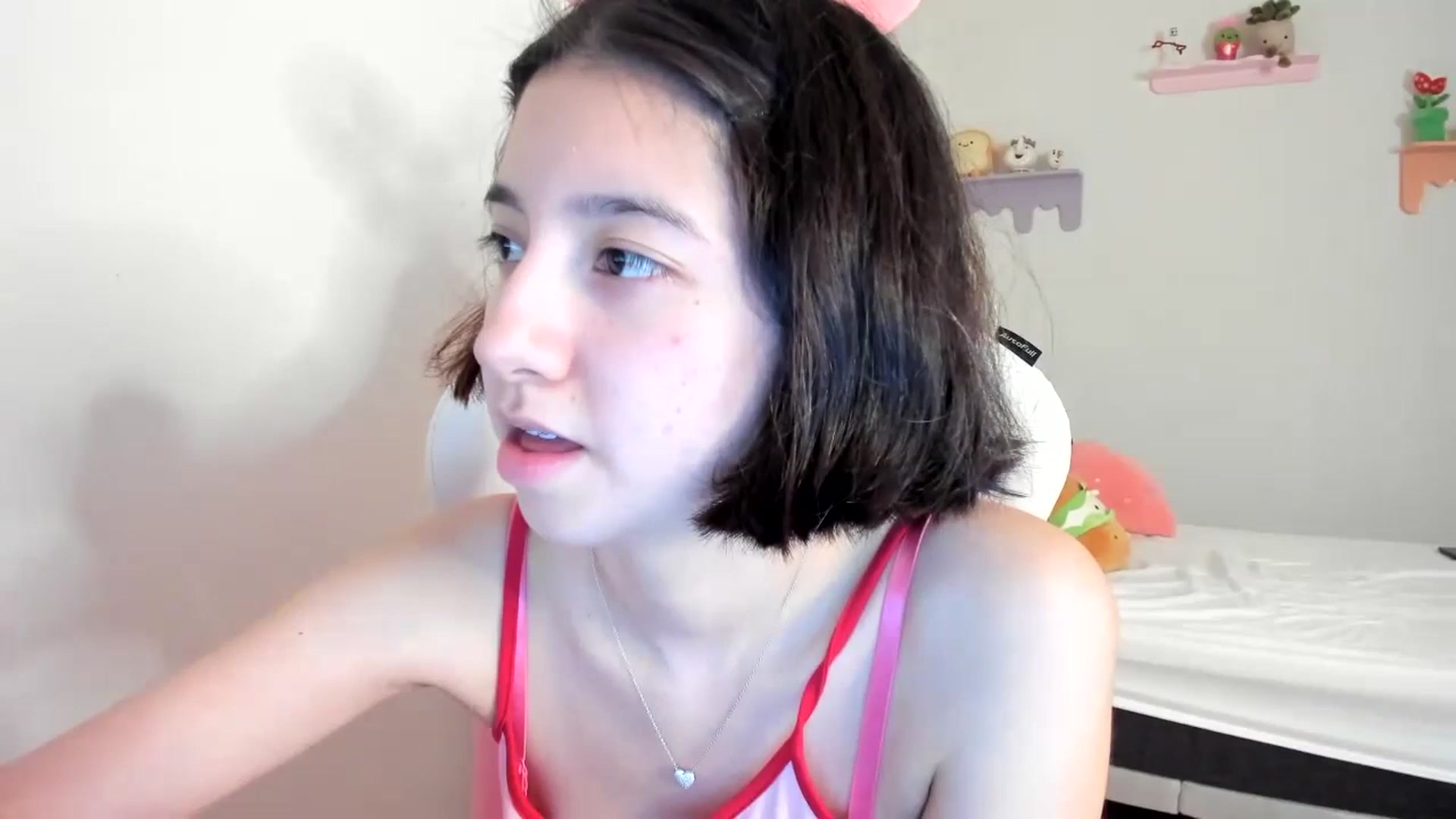 Gallery image thumbnail from Cherrycute666's myfreecams stream on, 06/28/2023, 22:12 image 11 of 20