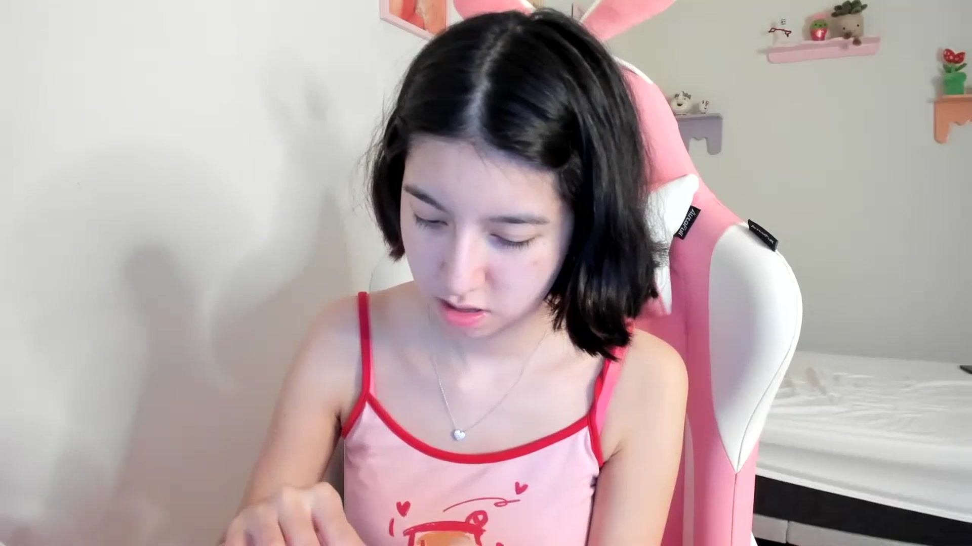 Gallery image thumbnail from Cherrycute666's myfreecams stream on, 06/28/2023, 22:12 image 9 of 20