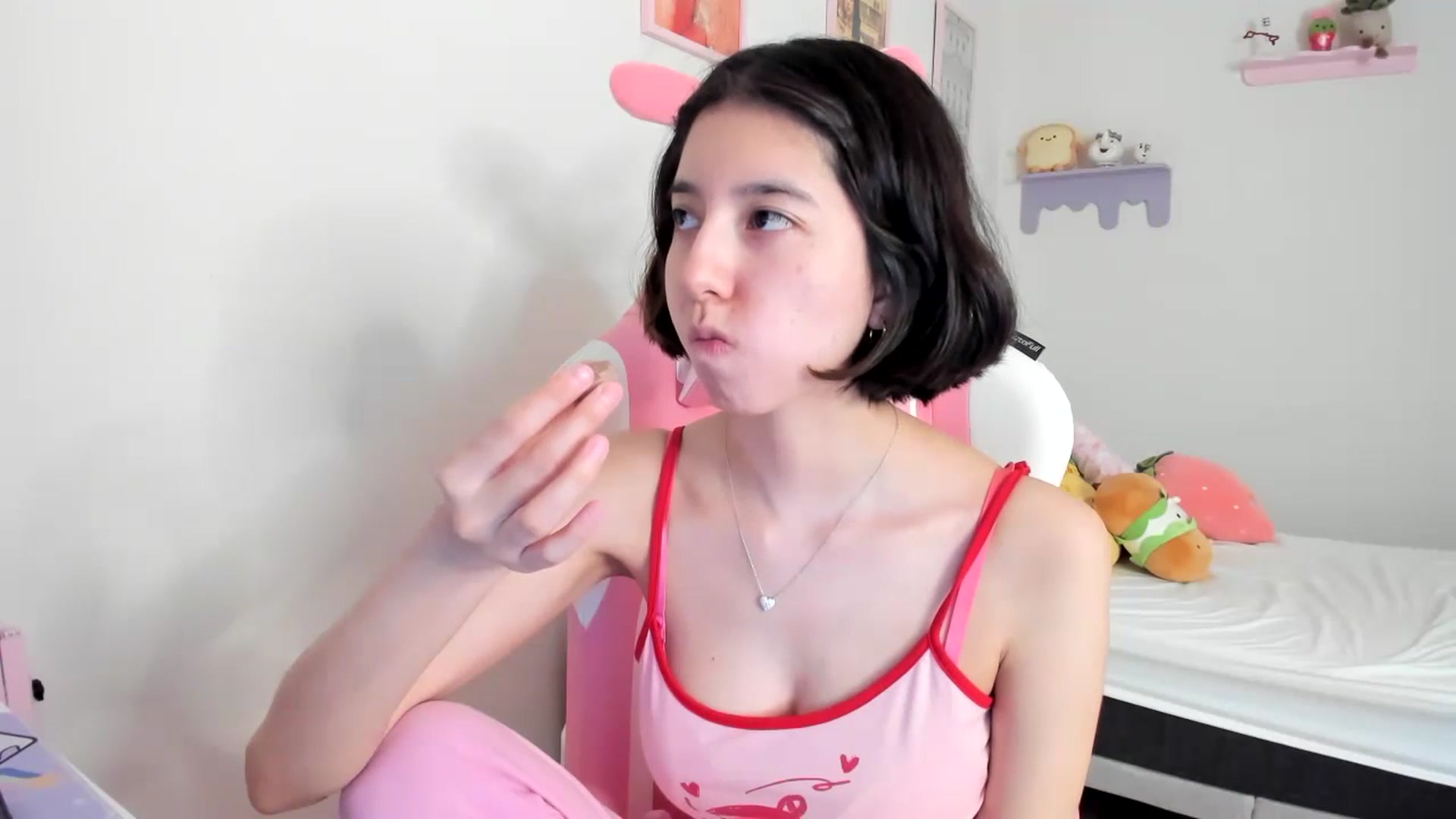 Gallery image thumbnail from Cherrycute666's myfreecams stream on, 06/28/2023, 23:15 image 17 of 20