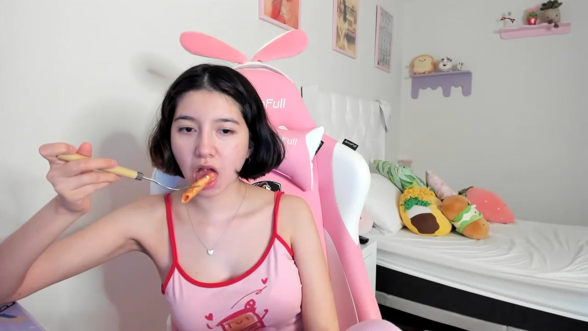 Gallery image thumbnail from Cherrycute666's myfreecams stream on, 06/29/2023, 24:15 image 13 of 20