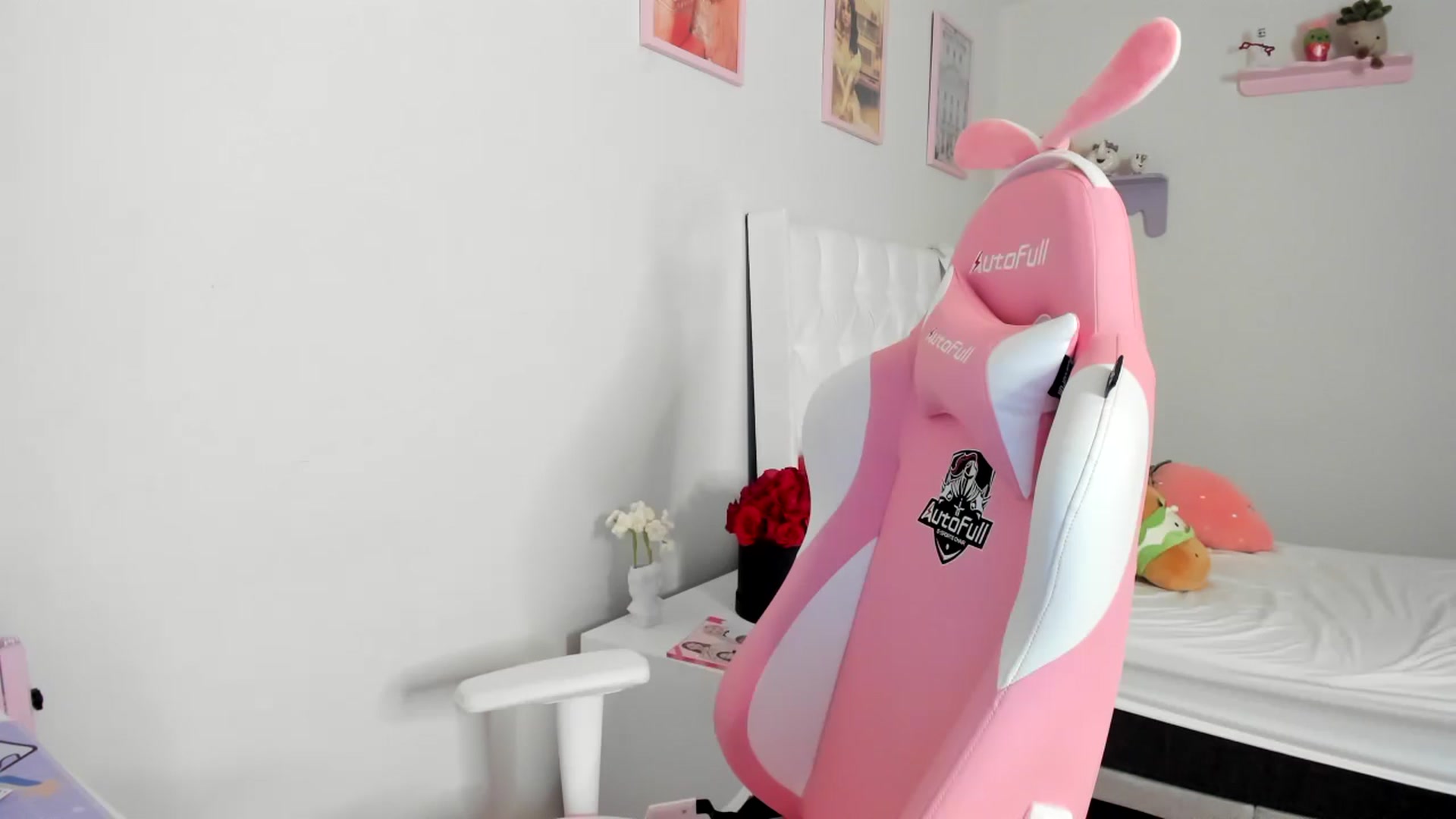Gallery image thumbnail from Cherrycute666's myfreecams stream on, 06/29/2023, 24:15 image 20 of 20