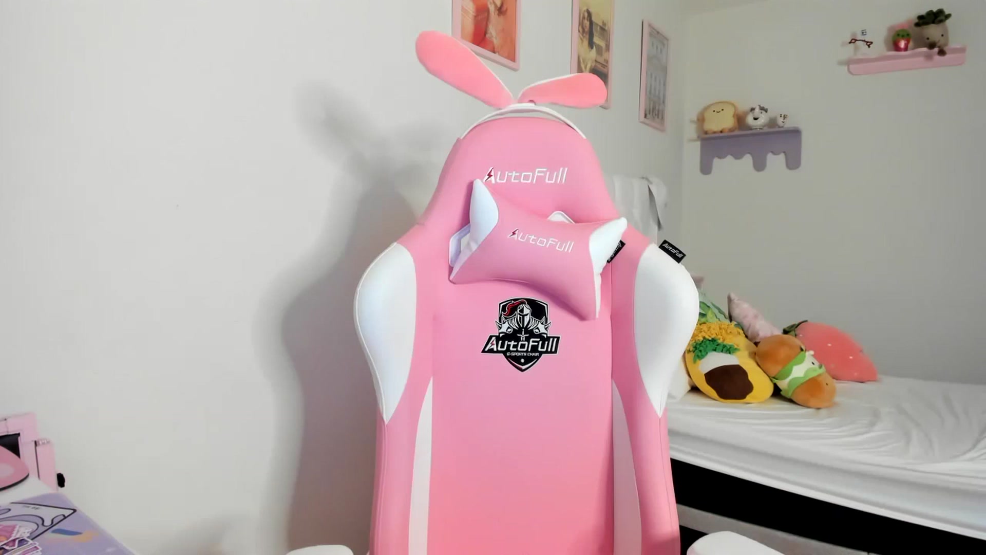 Gallery image thumbnail from Cherrycute666's myfreecams stream on, 06/29/2023, 05:09 image 1 of 20