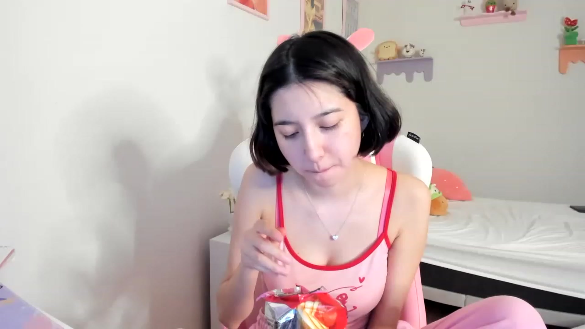 Gallery image thumbnail from Cherrycute666's myfreecams stream on, 06/29/2023, 09:03 image 5 of 20