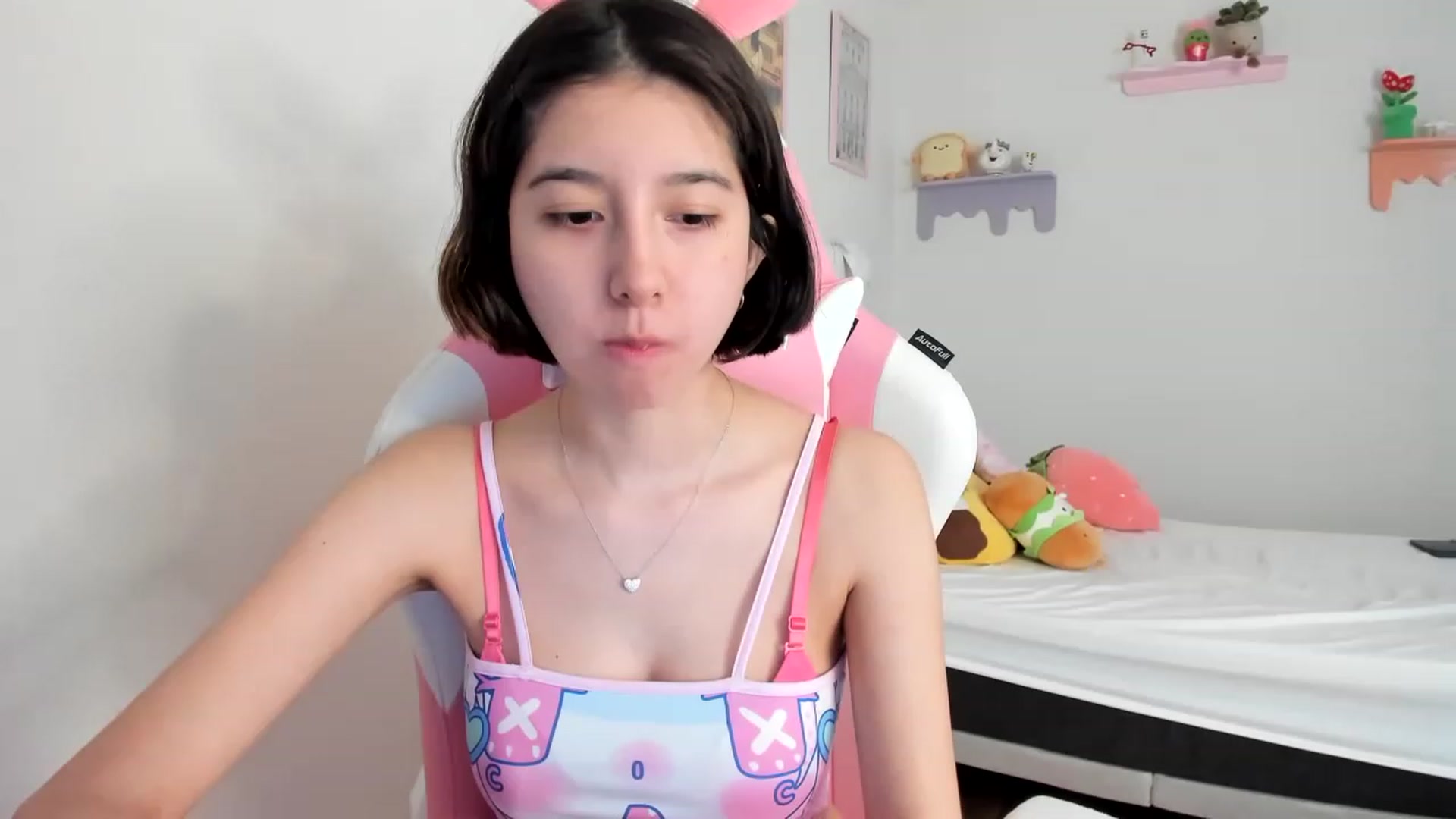 Gallery image thumbnail from Cherrycute666's myfreecams stream on, 06/30/2023, 24:22 image 4 of 20