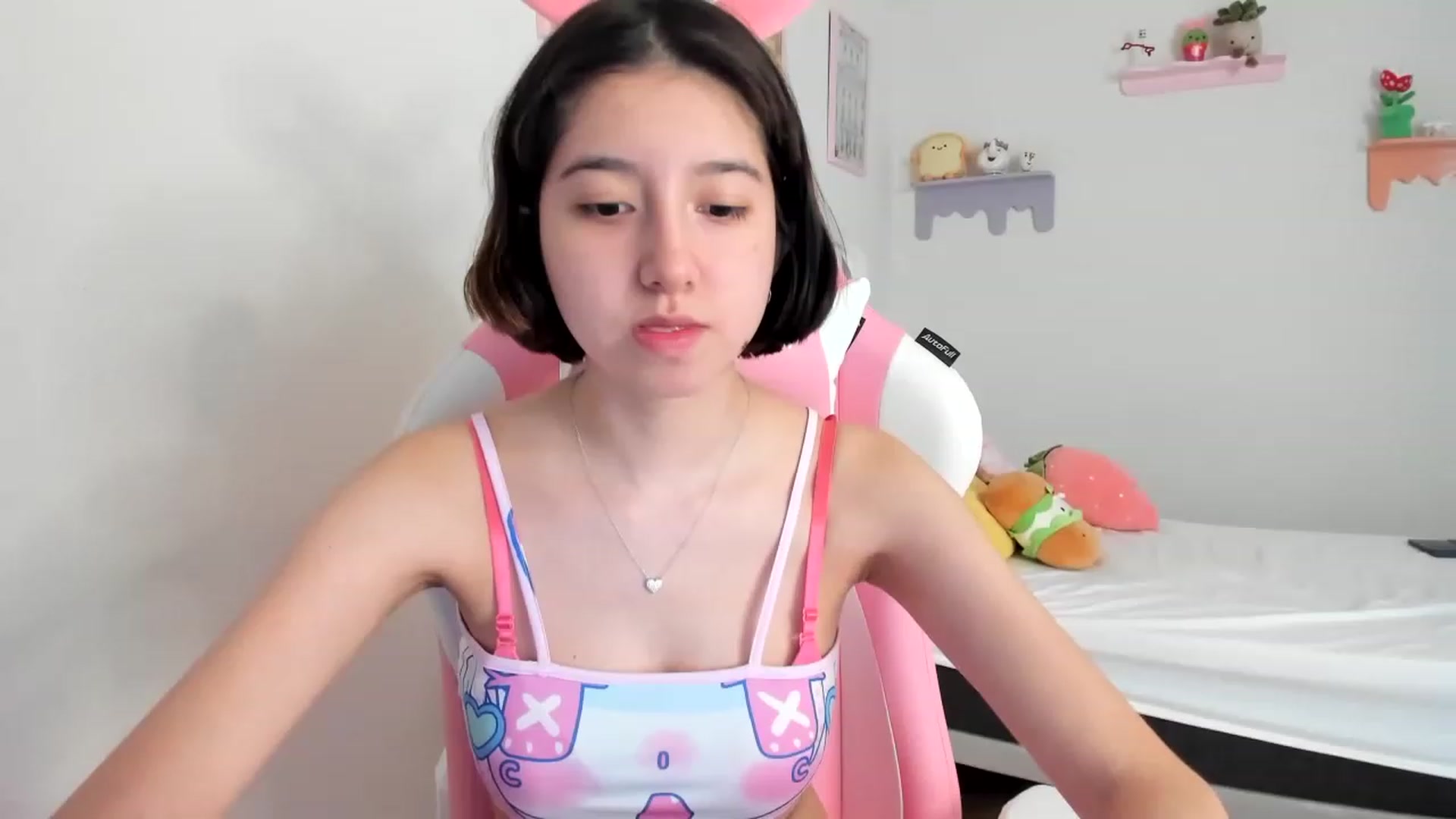 Gallery image thumbnail from Cherrycute666's myfreecams stream on, 06/30/2023, 24:22 image 3 of 20