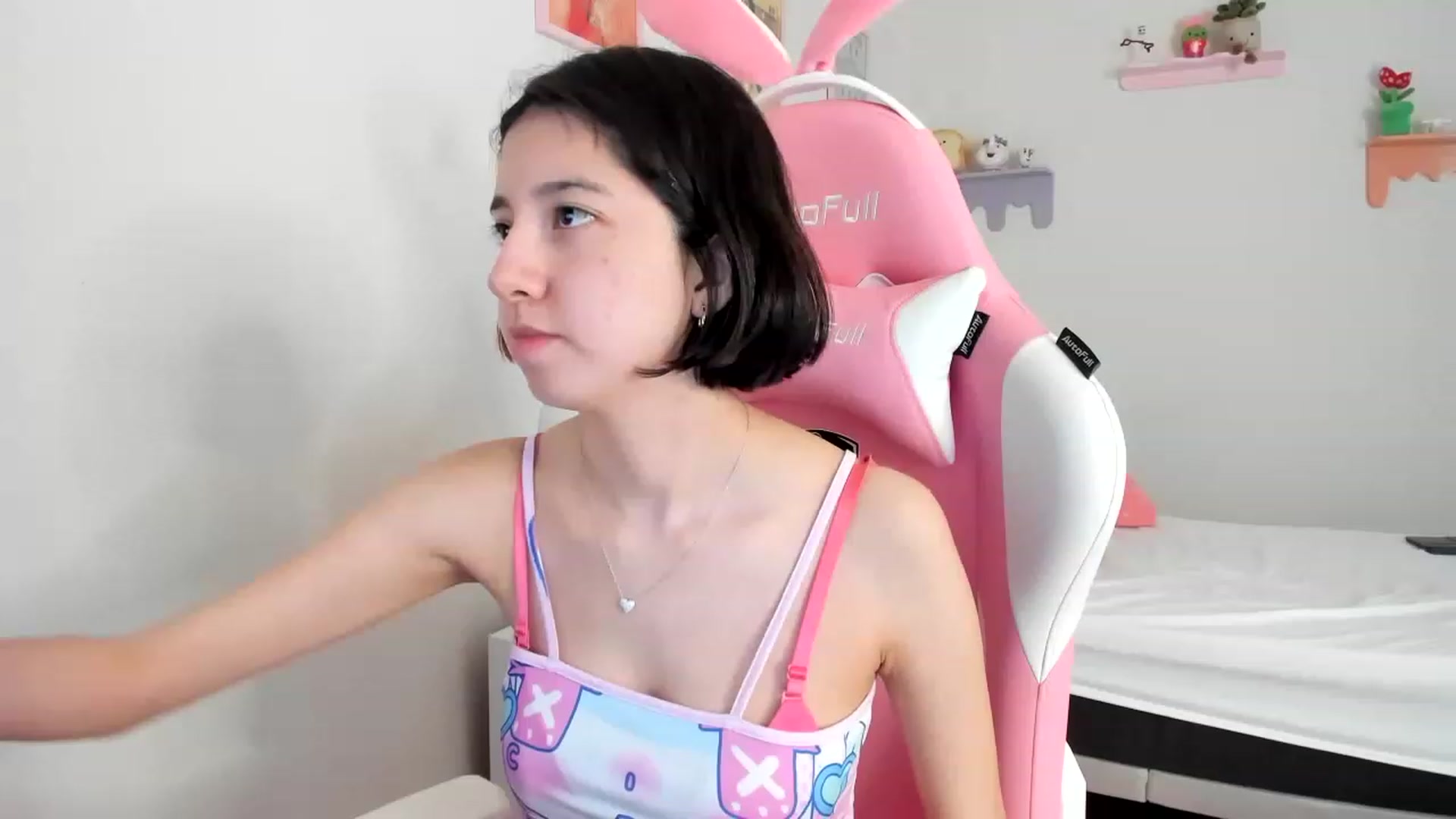 Gallery image thumbnail from Cherrycute666's myfreecams stream on, 06/30/2023, 24:22 image 1 of 20