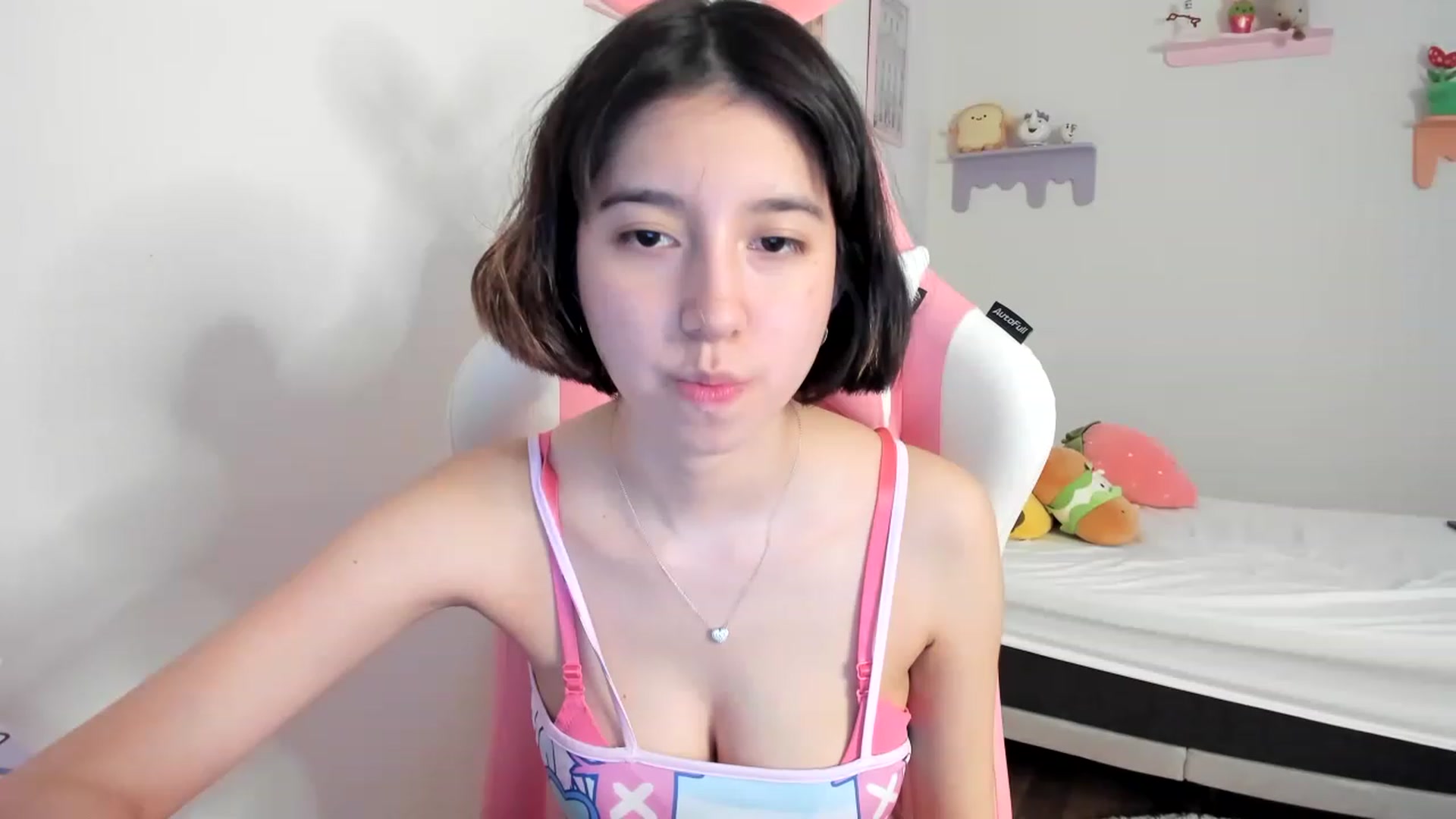 Gallery image thumbnail from Cherrycute666's myfreecams stream on, 06/30/2023, 01:43 image 12 of 20