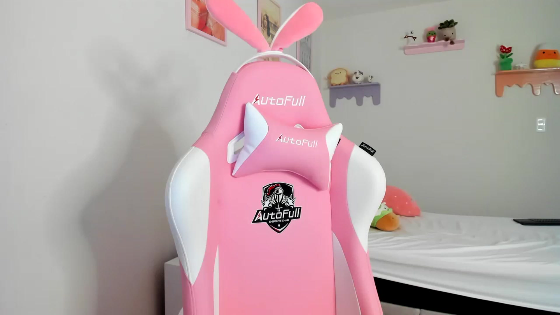 Gallery image thumbnail from Cherrycute666's myfreecams stream on, 06/30/2023, 01:43 image 2 of 20