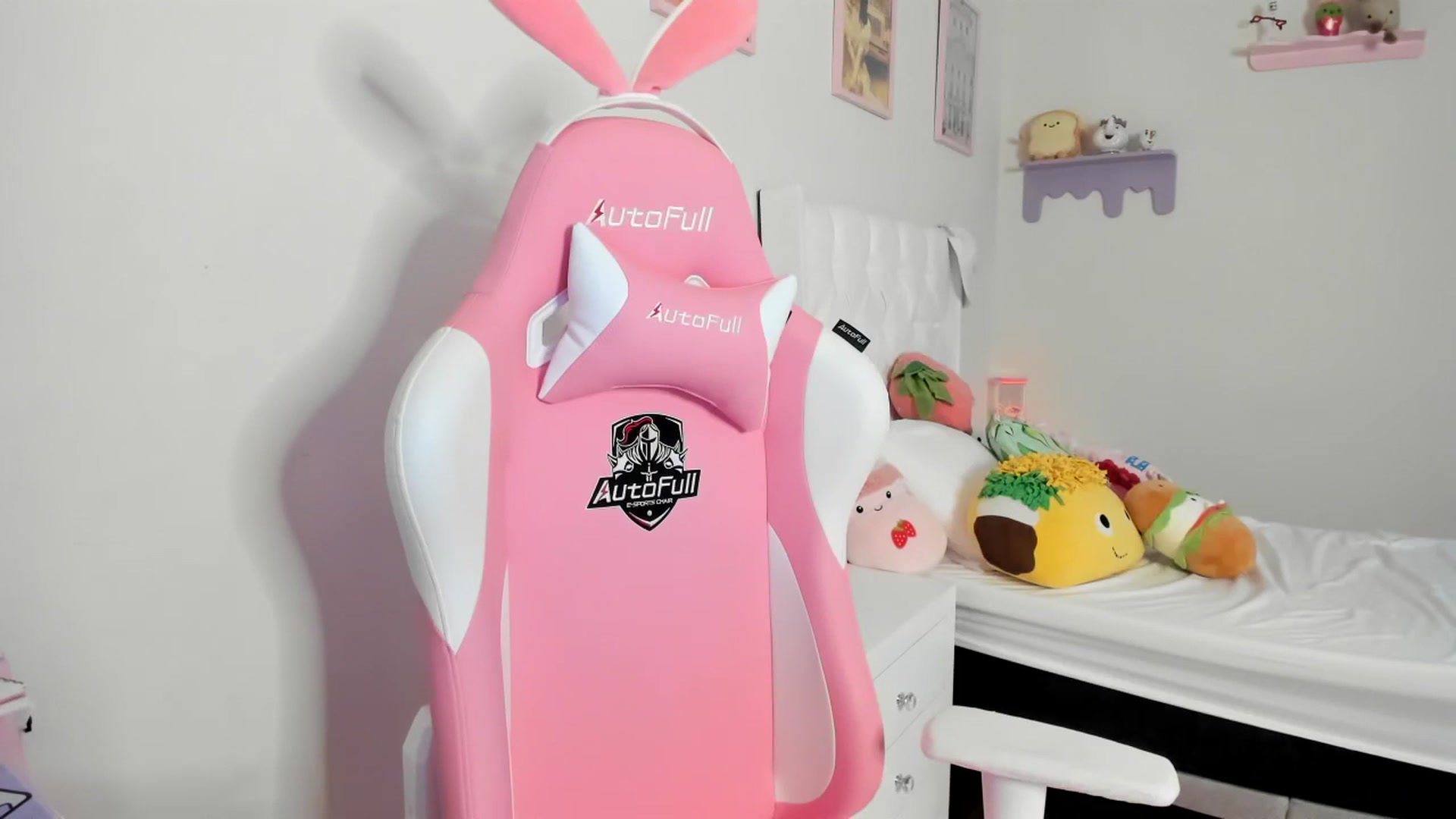 Gallery image thumbnail from Cherrycute666's myfreecams stream on, 06/30/2023, 07:57 image 19 of 20