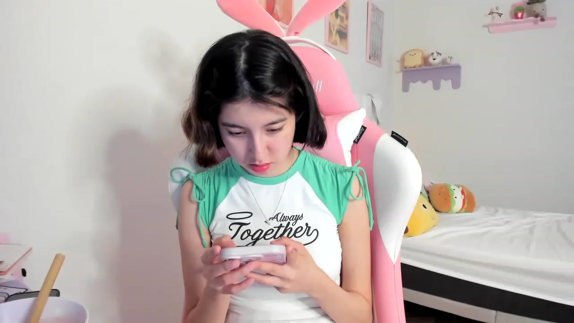 Gallery image thumbnail from Cherrycute666's myfreecams stream on, 07/01/2023, 24:08 image 4 of 20