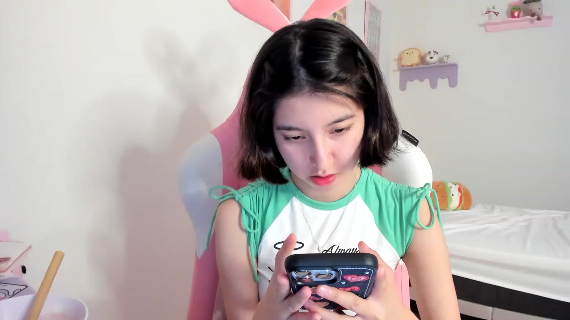 Gallery image thumbnail from Cherrycute666's myfreecams stream on, 07/01/2023, 24:08 image 7 of 20