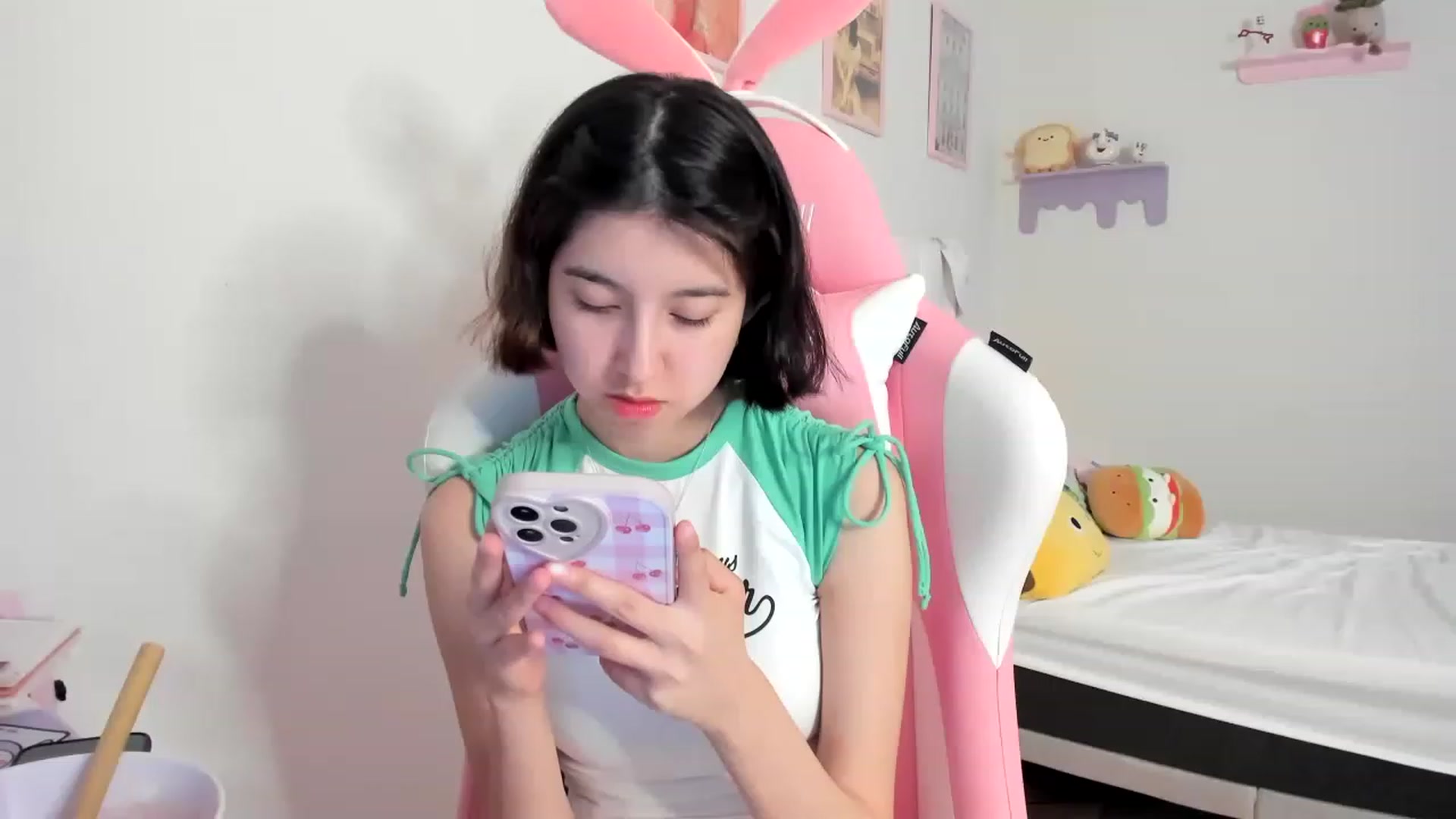 Gallery image thumbnail from Cherrycute666's myfreecams stream on, 07/01/2023, 24:08 image 5 of 20