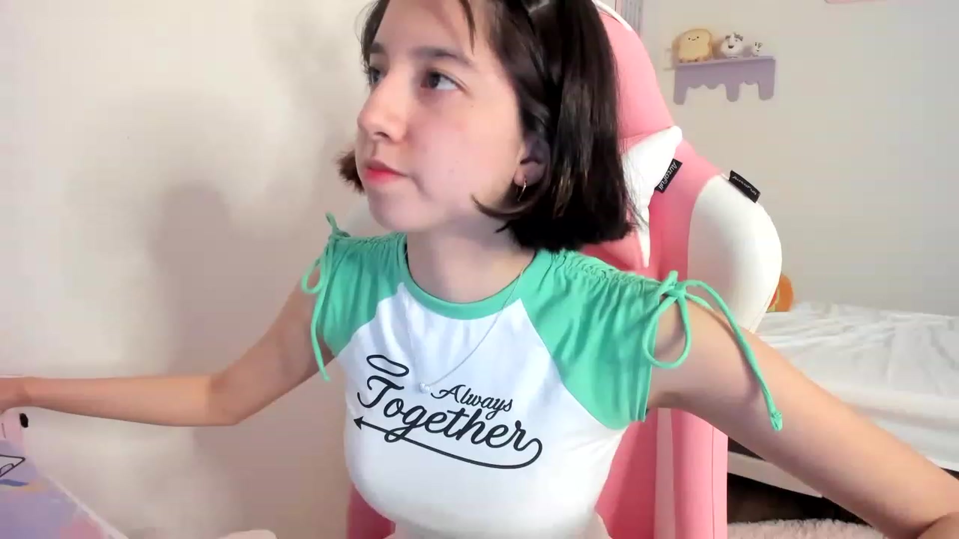 Gallery image thumbnail from Cherrycute666's myfreecams stream on, 07/01/2023, 24:08 image 18 of 20