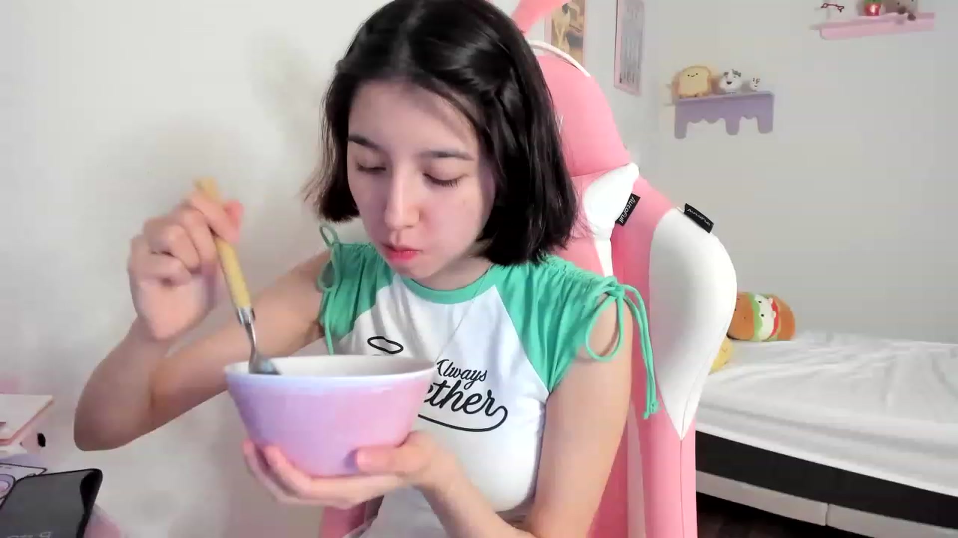 Gallery image thumbnail from Cherrycute666's myfreecams stream on, 07/01/2023, 24:08 image 2 of 20